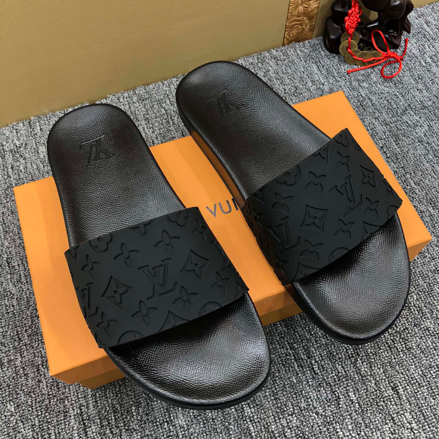 Louis Vuitton Monogram Slippers - everydesigner