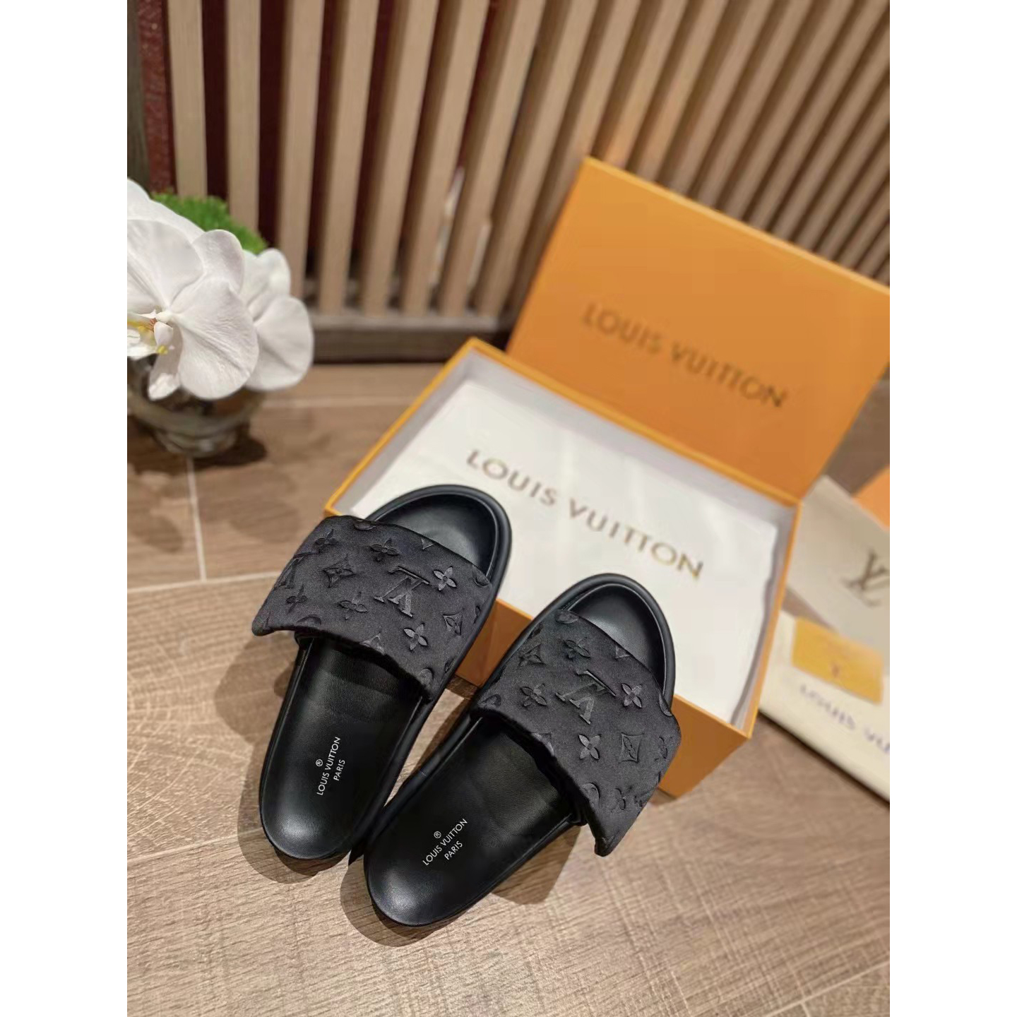 Louis Vuitton Slides - everydesigner