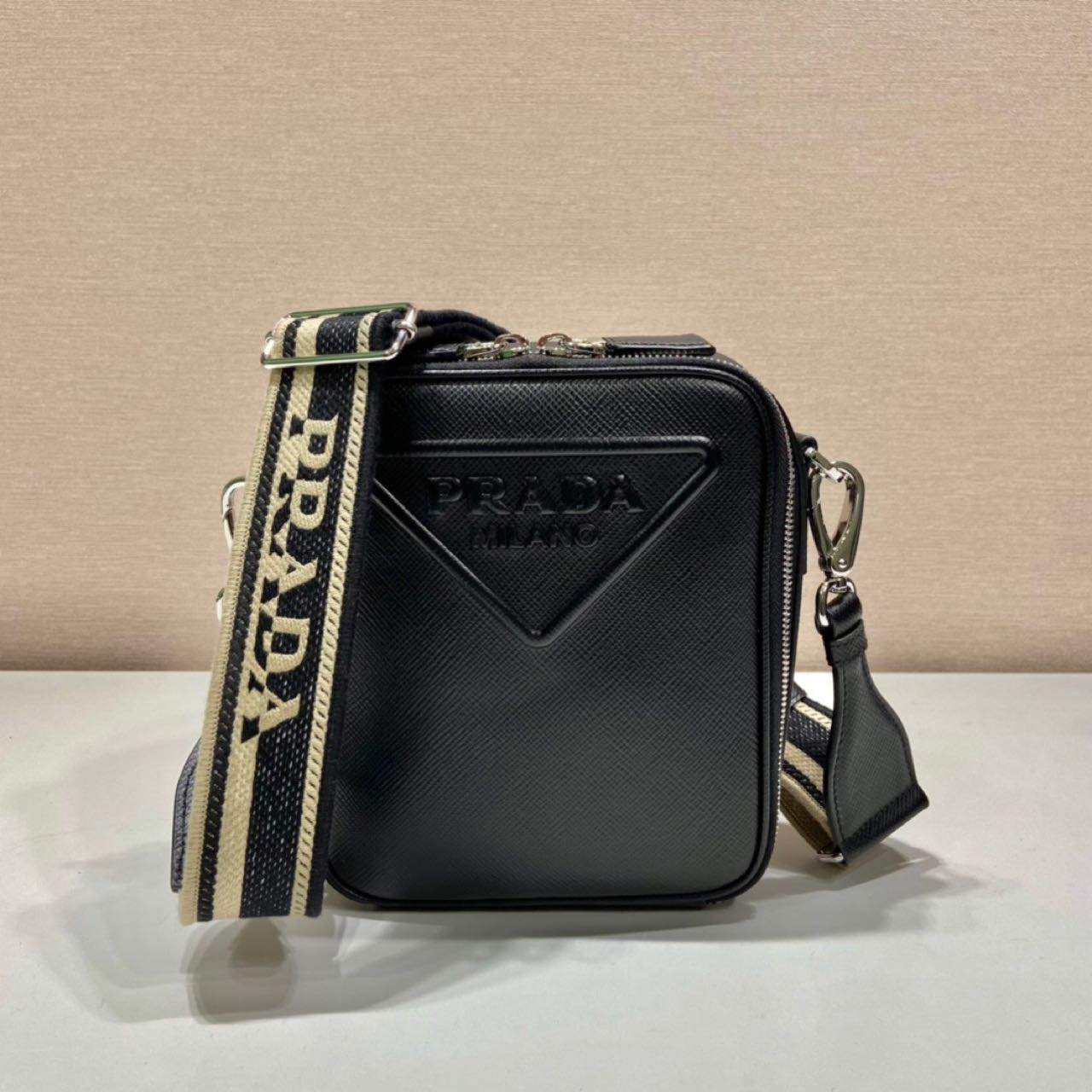 Prada Leather Shoulder Bag（19-16-5.5CM） - everydesigner