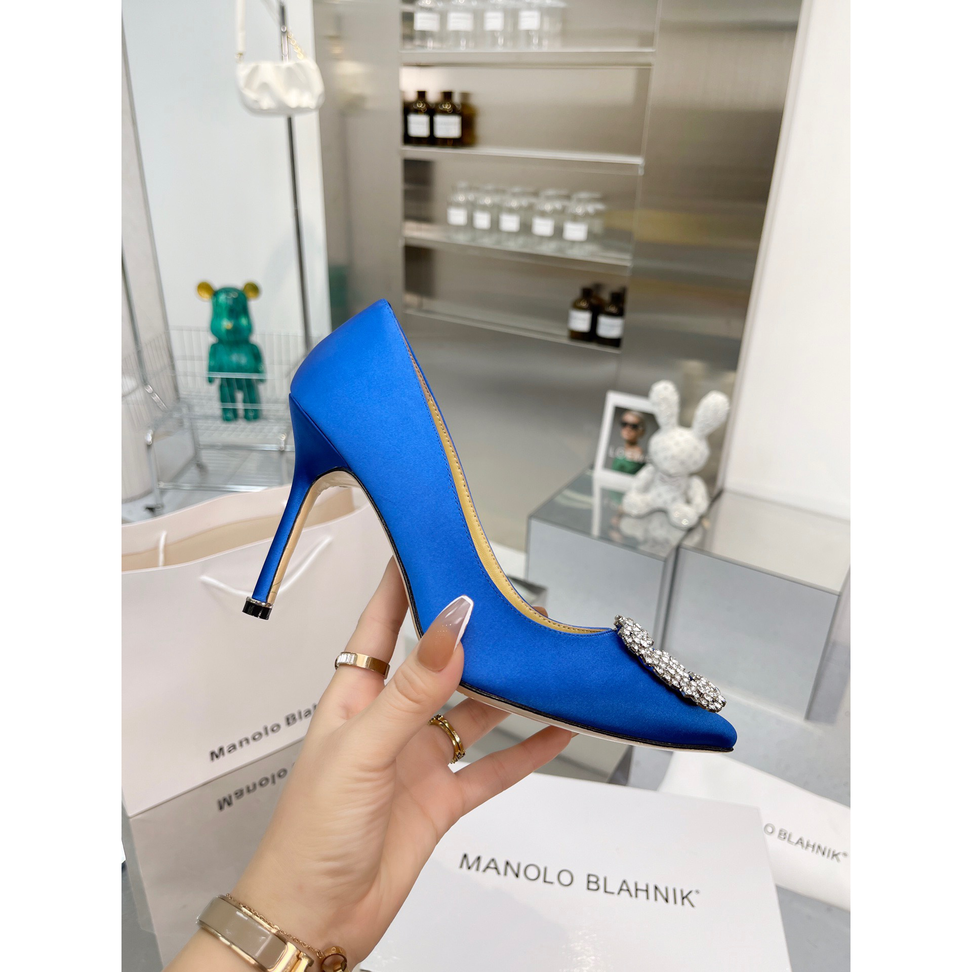 Manolo Blahnik Blue Hangisi Pumps with buckle - everydesigner