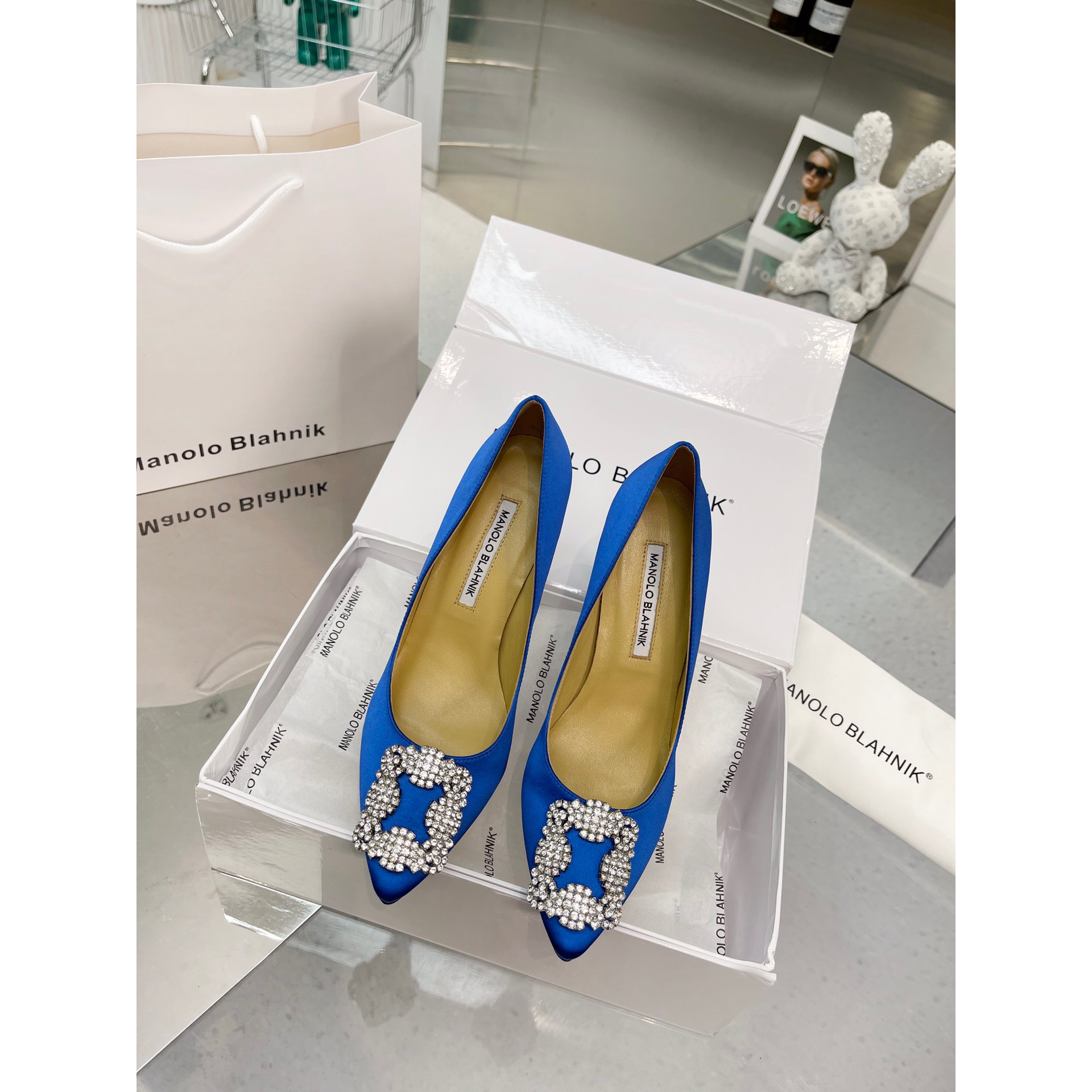 Manolo Blahnik Blue Hangisi Pumps with buckle - everydesigner