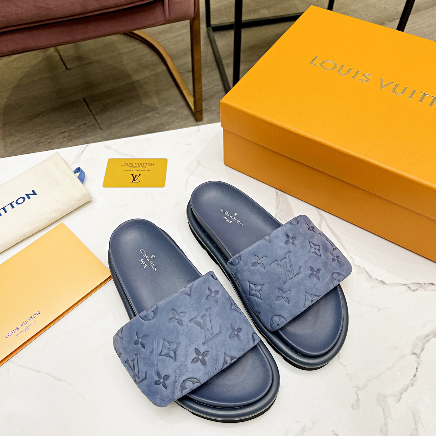 Louis Vuitton Pool Pillow Comfort Mules - everydesigner