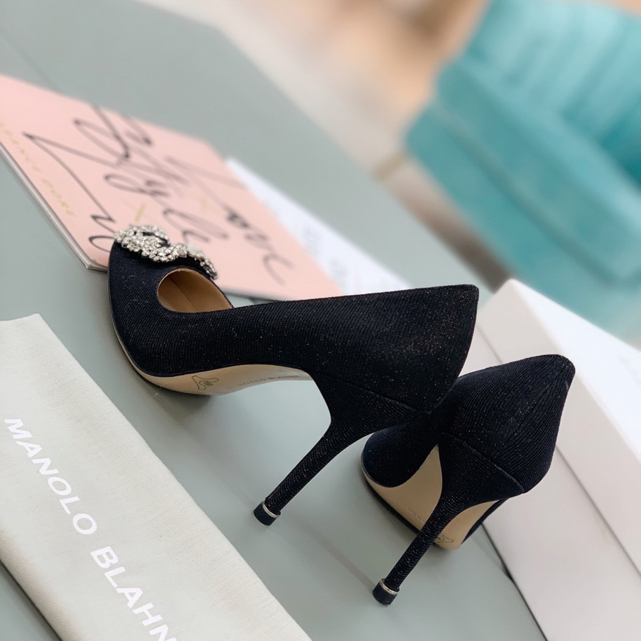 Manolo Blahnik Black Hangisi Pumps With Buckle - everydesigner