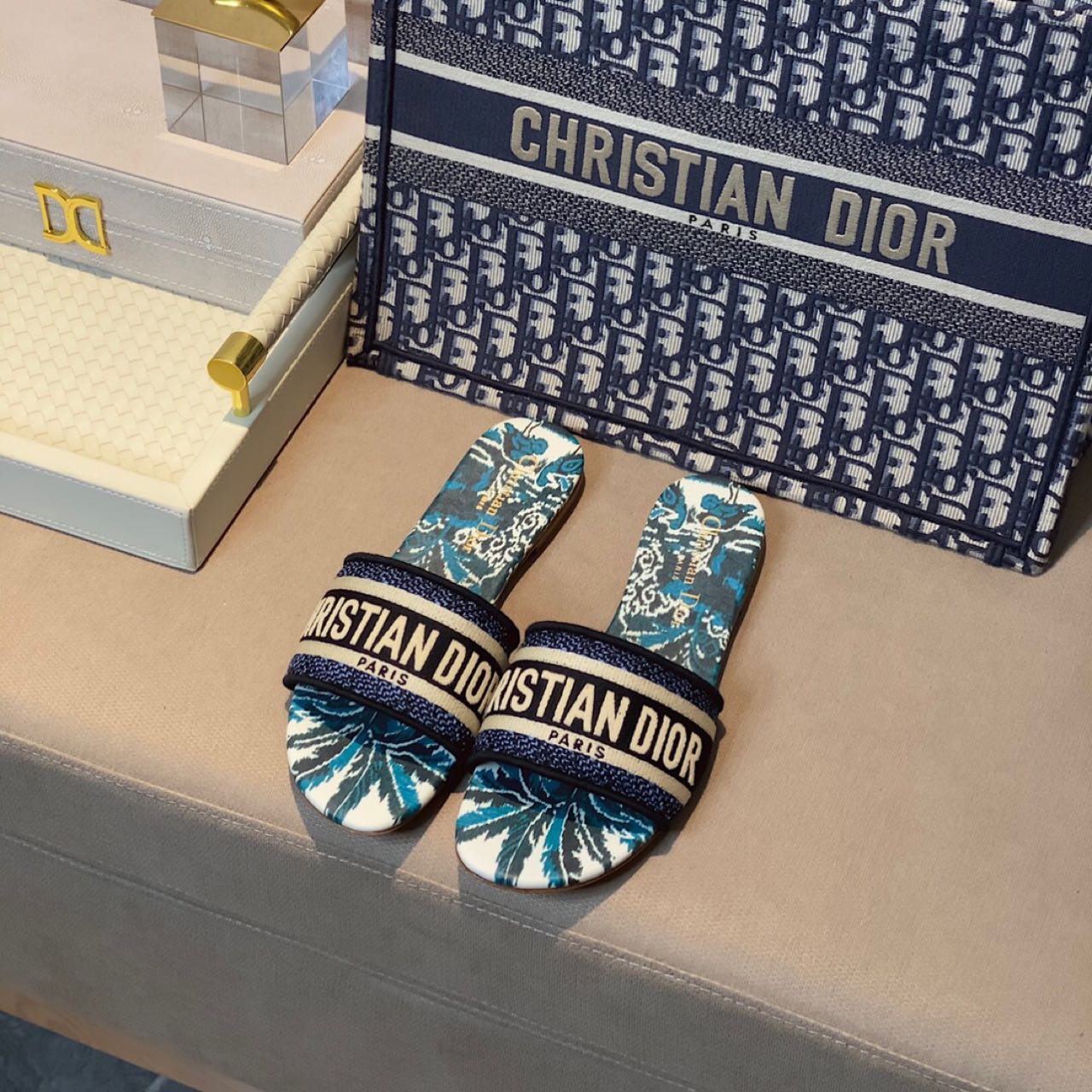 Dior Women Slides - everydesigner