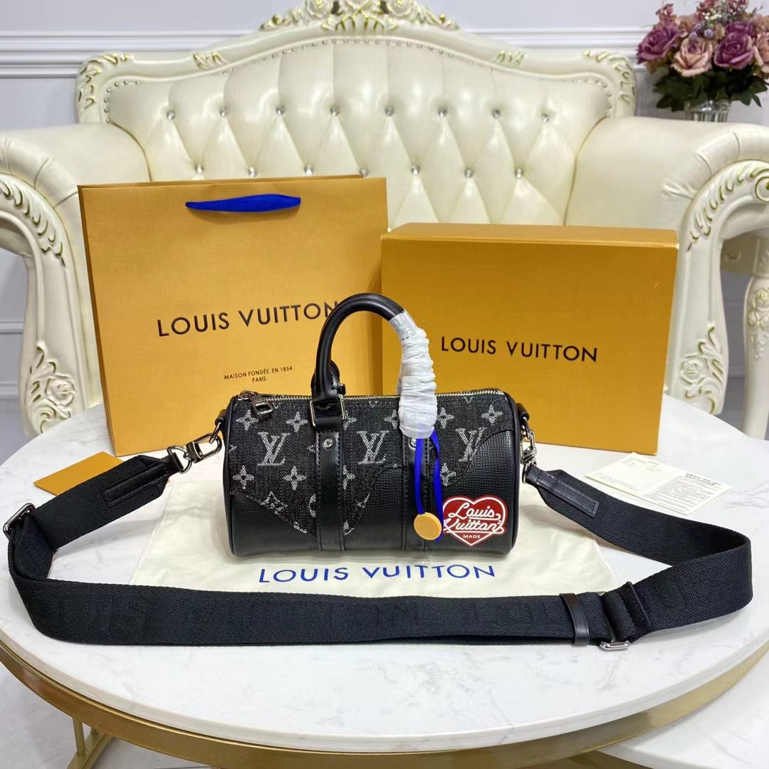 Louis Vuitton  Monogram Drip Handbag(21-12-9cm) - everydesigner