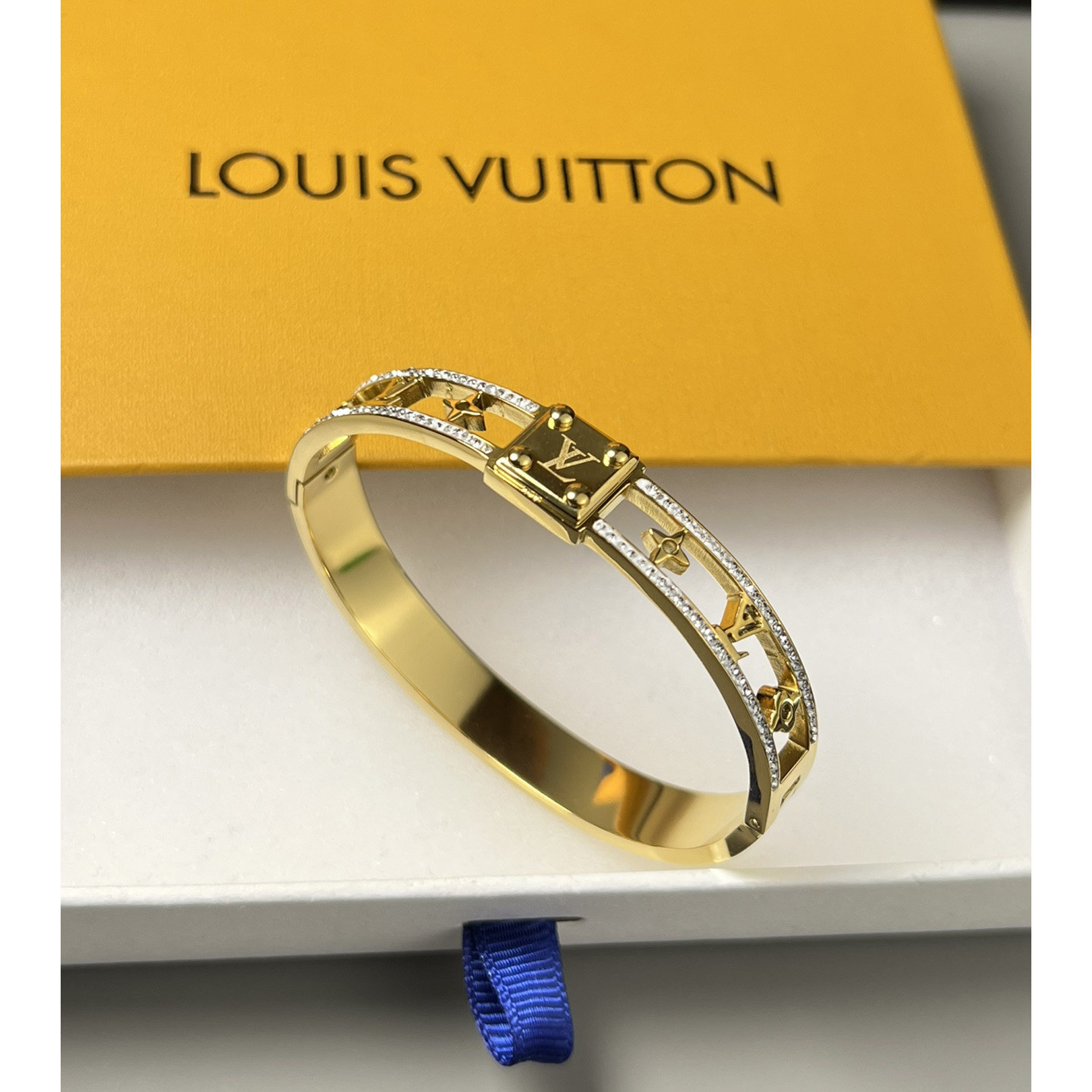 Louis Vuitton Bracelet - everydesigner