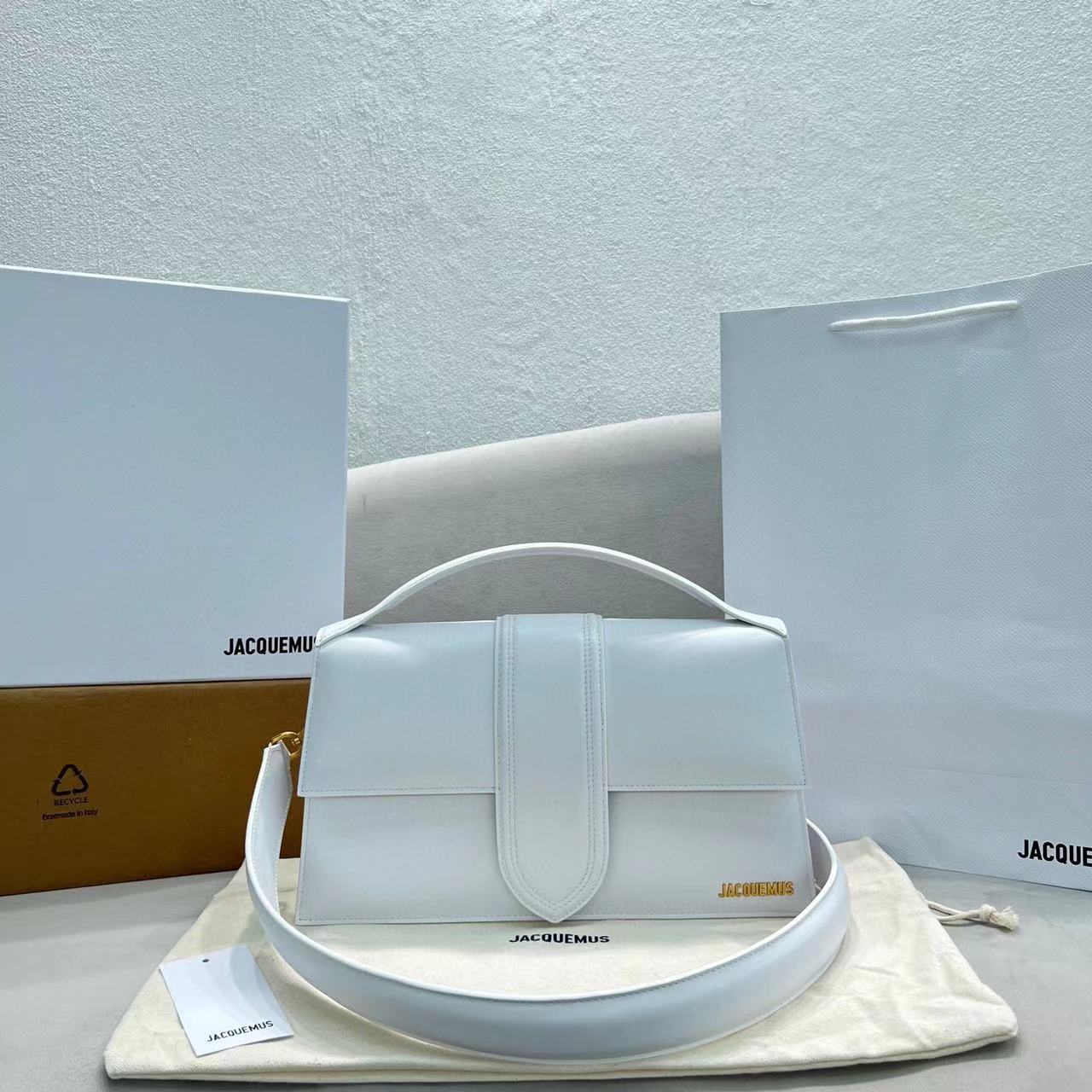 Jacquemus Leather  Handbag In White - everydesigner