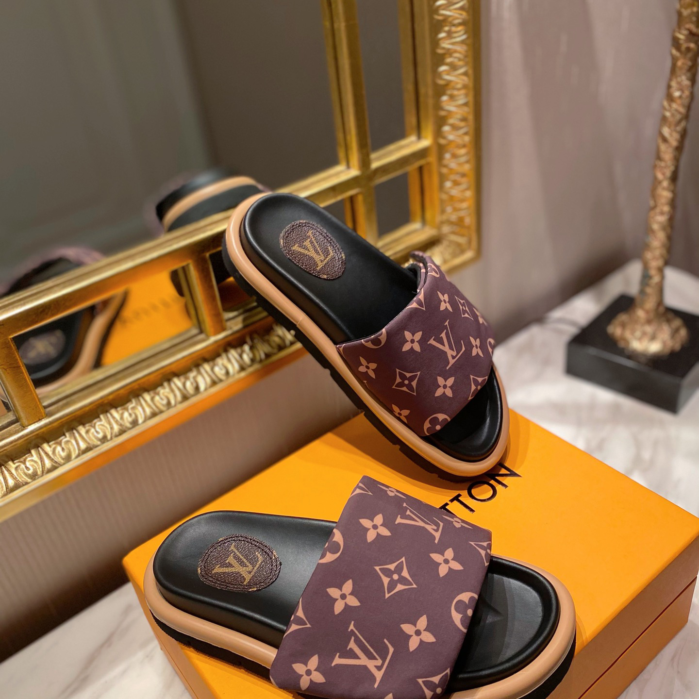 Louis Vuitton Pool Pillow Comfort Mules - everydesigner