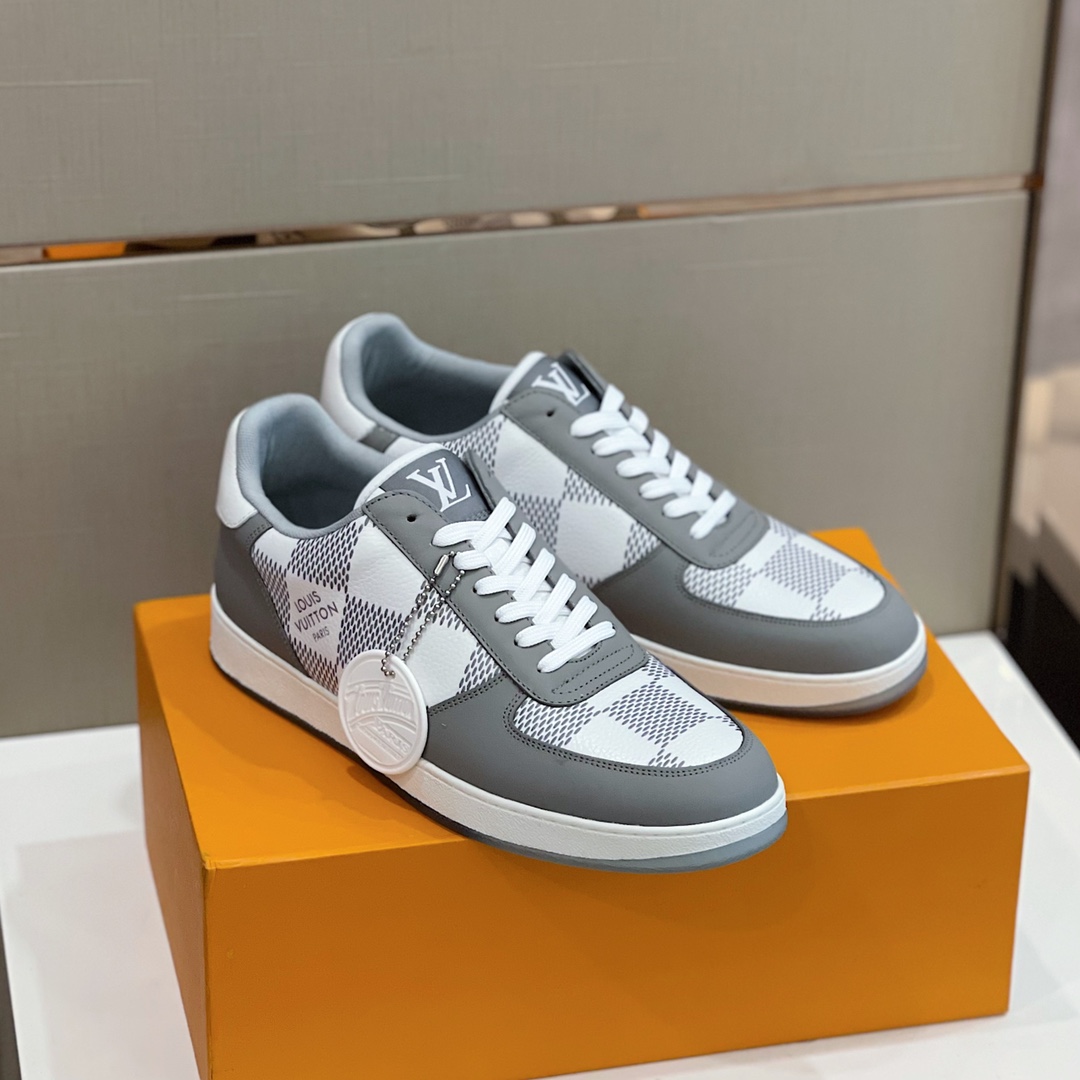 Louis Vuitton Men's Rivoli Sneaker - everydesigner