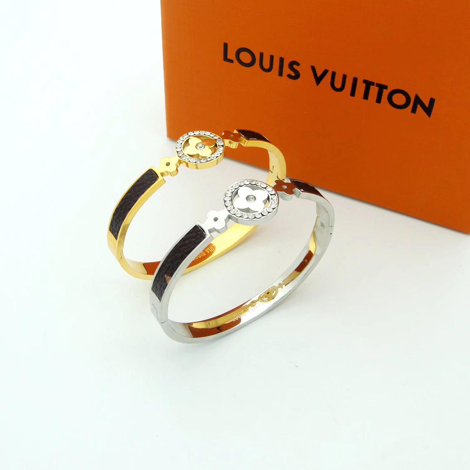 Louis Vuitton Bracelet - everydesigner