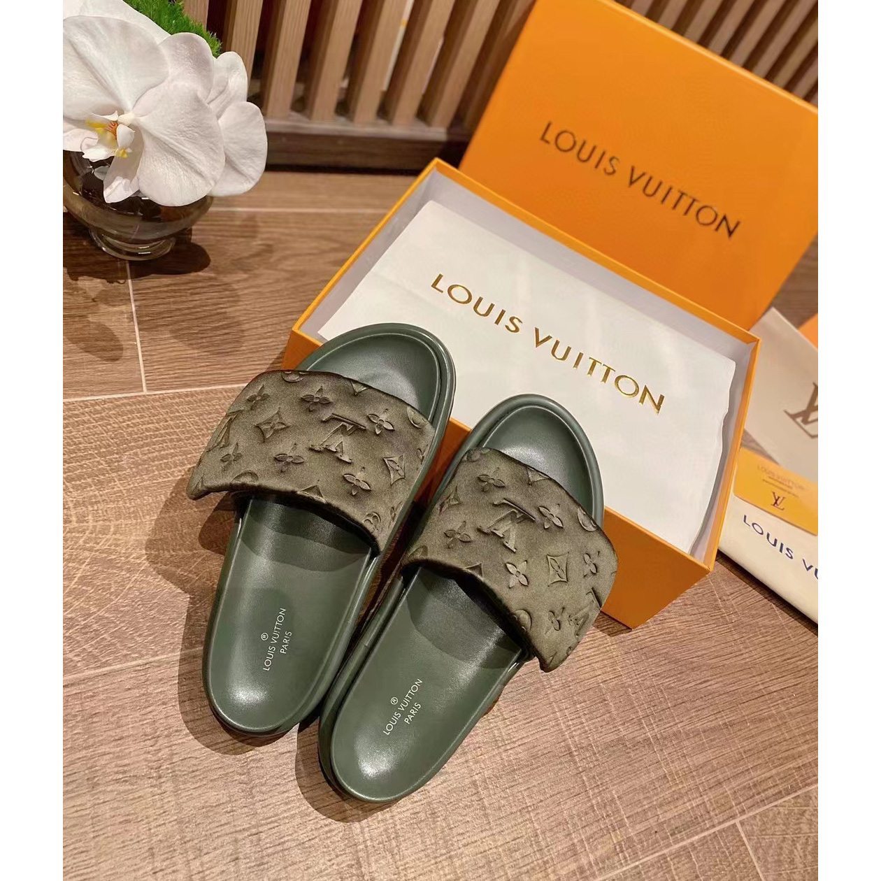 Louis Vuitton Pool Pillow Comfort Mules - everydesigner