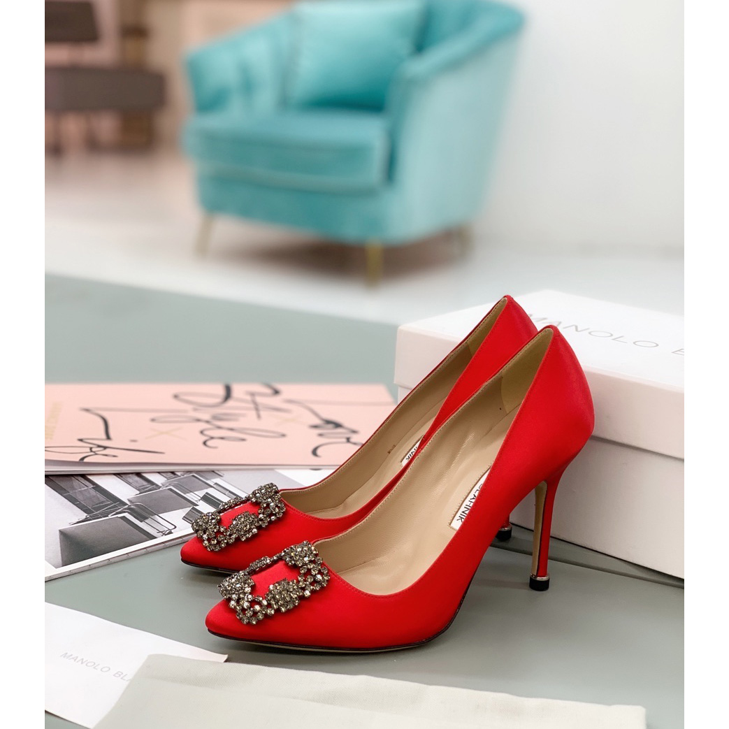 Manolo Blahnik Red Hangisi Pumps With Buckle - everydesigner