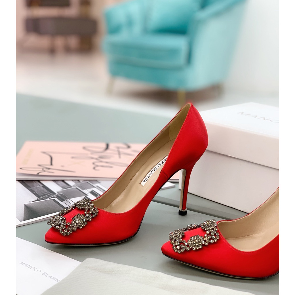 Manolo Blahnik Red Hangisi Pumps With Buckle - everydesigner