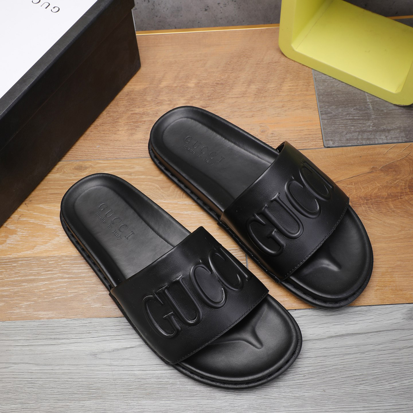 Gucci Logo Rubber Slide Sandal - everydesigner