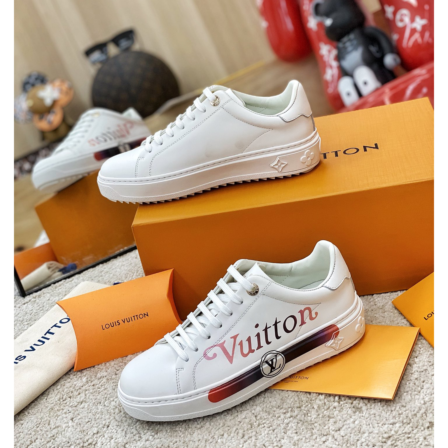 Louis Vuitton Logo Sneaker - everydesigner