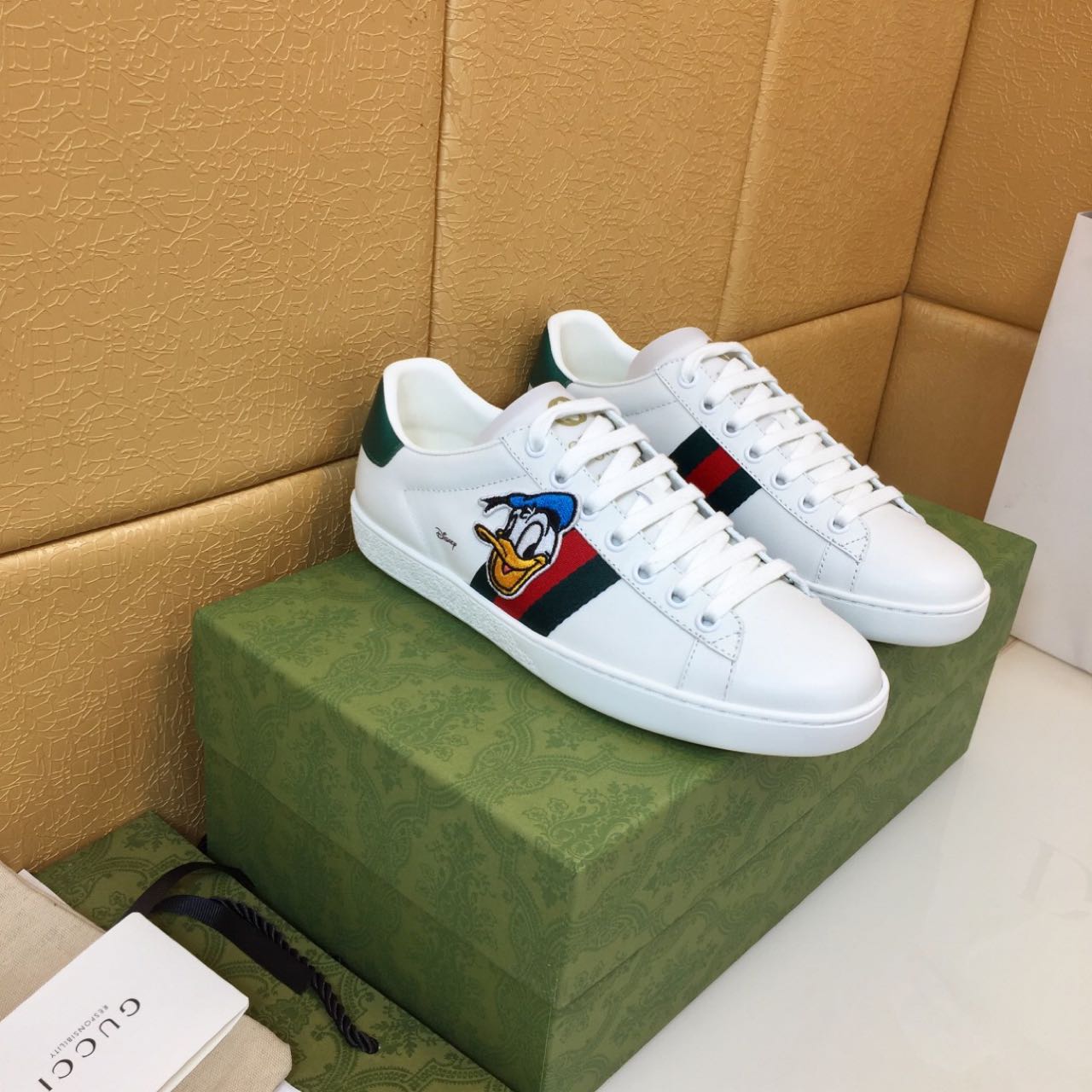 Gucci x Disney Donald Duck Sneakers - everydesigner