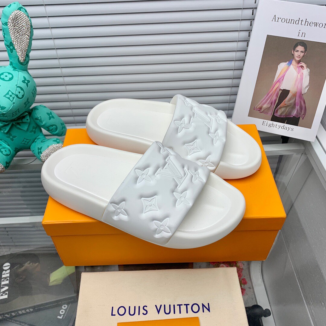 Louis Vuitton Waterfront Mule  1A9FK7 - everydesigner