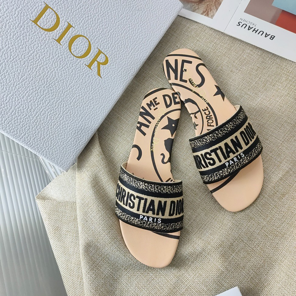 Dior Beige Jute Canvas Embroidered with Dior Union Motif Dway Slide - everydesigner