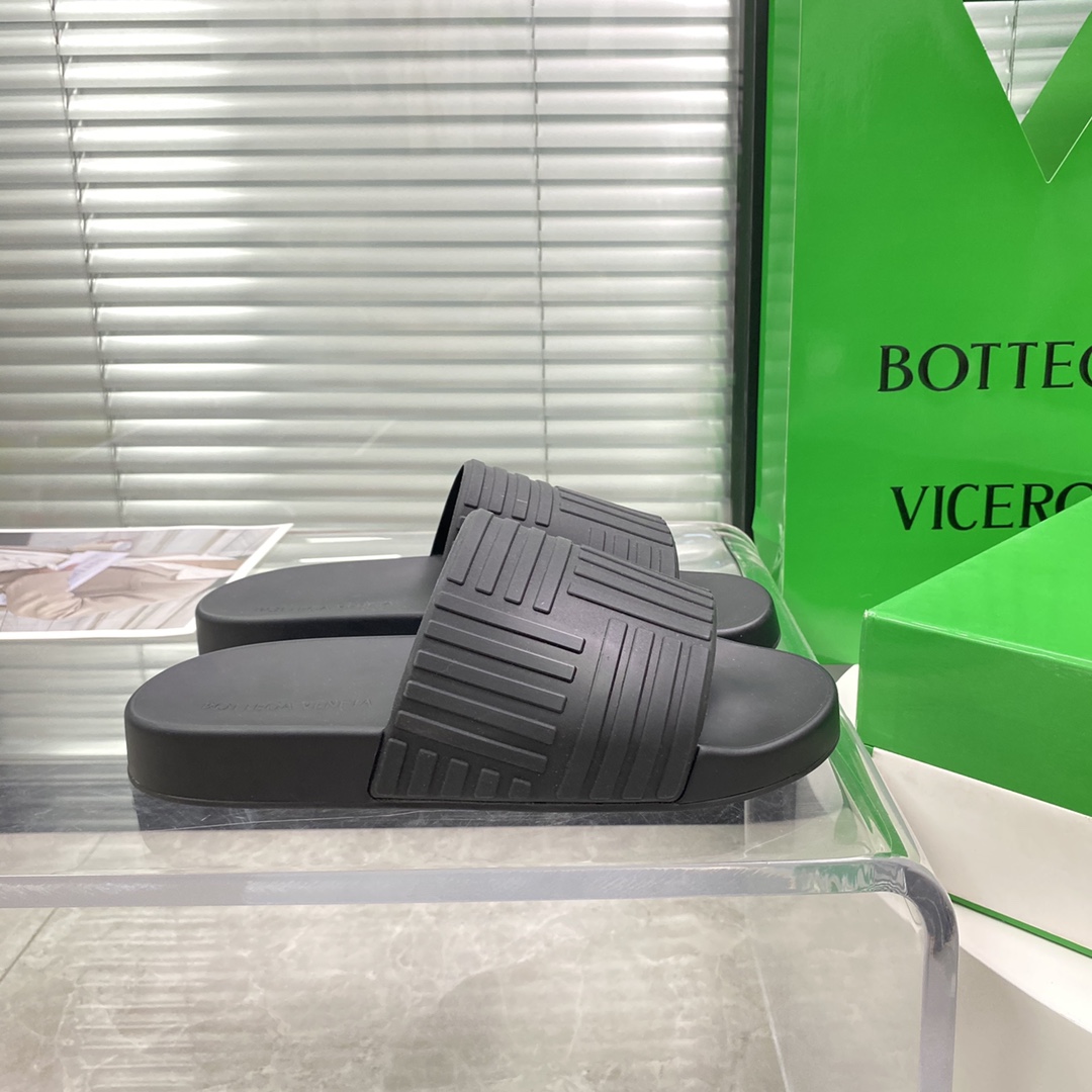 Bottega Veneta Rubber slides - everydesigner