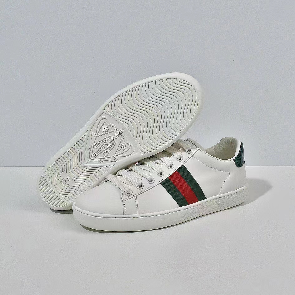 Gucci Logo Sneaker - everydesigner