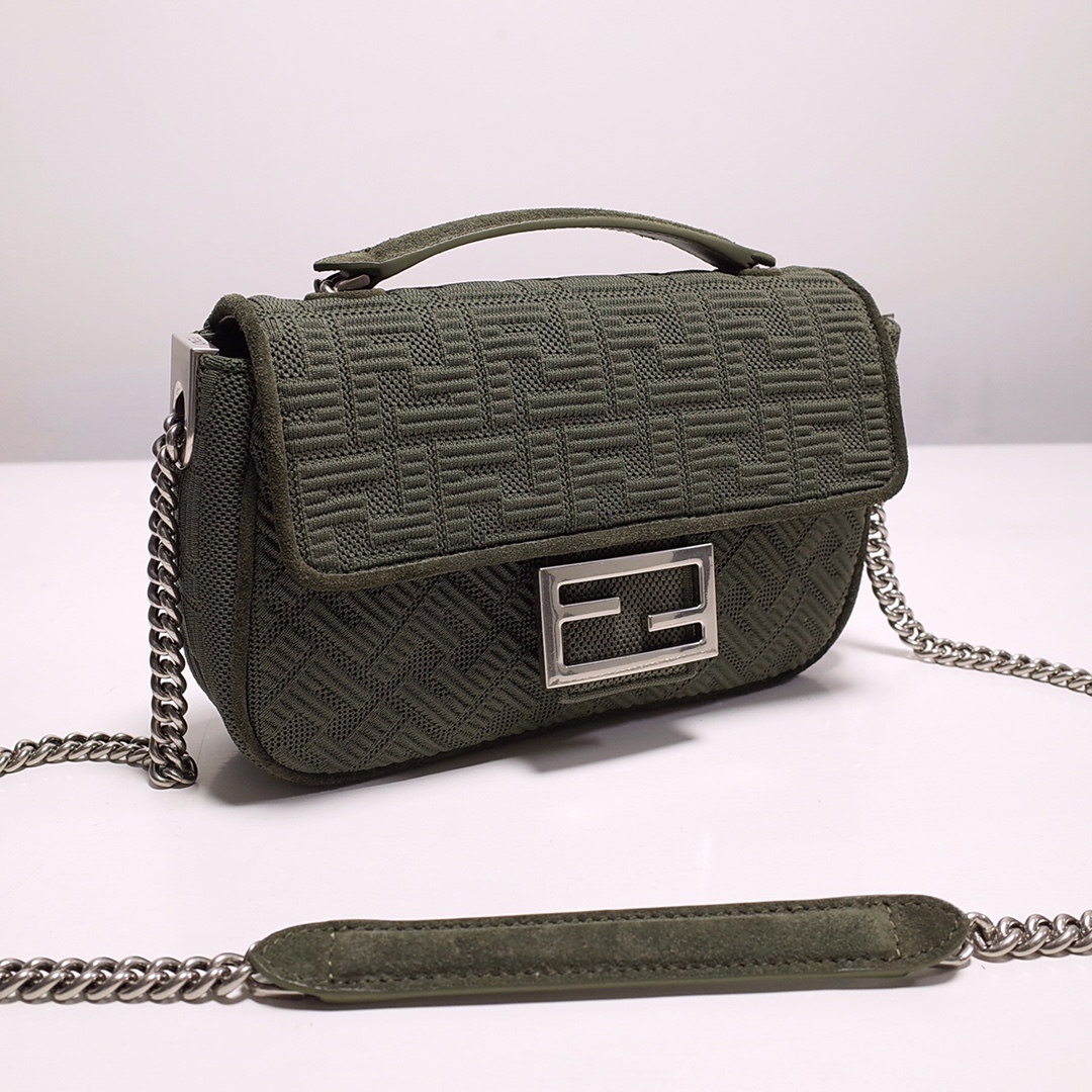 Fendi Iconic Medium Baguette Bag With Chain  (24-14.5-7CM)   8BR793 - everydesigner