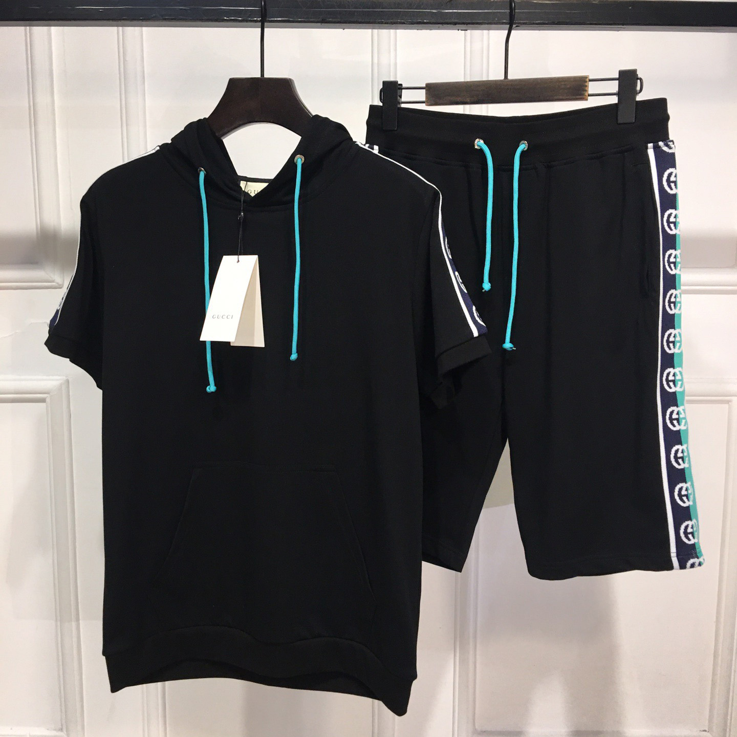 Gucci GG Logo Tracksuit In Black - everydesigner