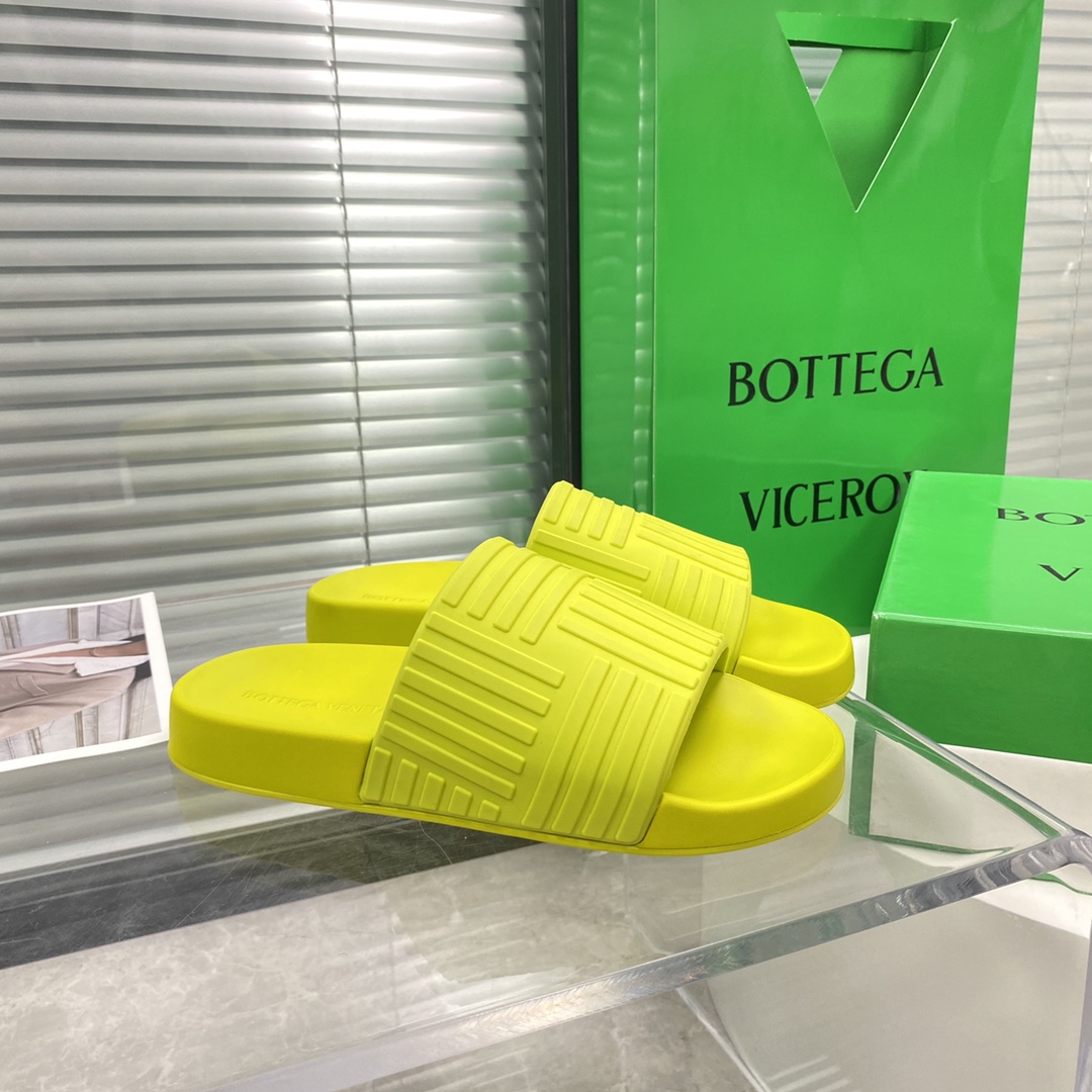 Bottega Veneta Rubber slides - everydesigner