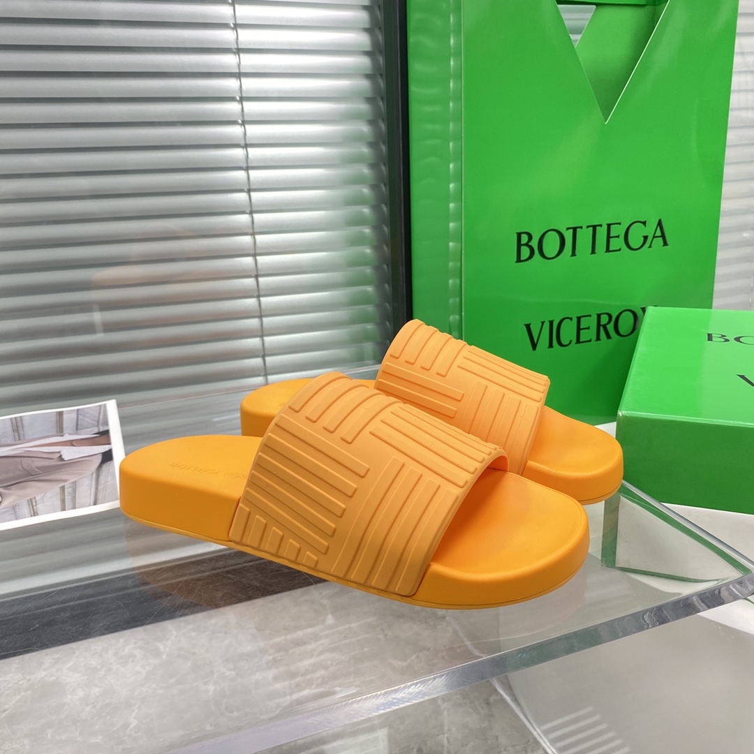 Bottega Veneta Rubber slides - everydesigner