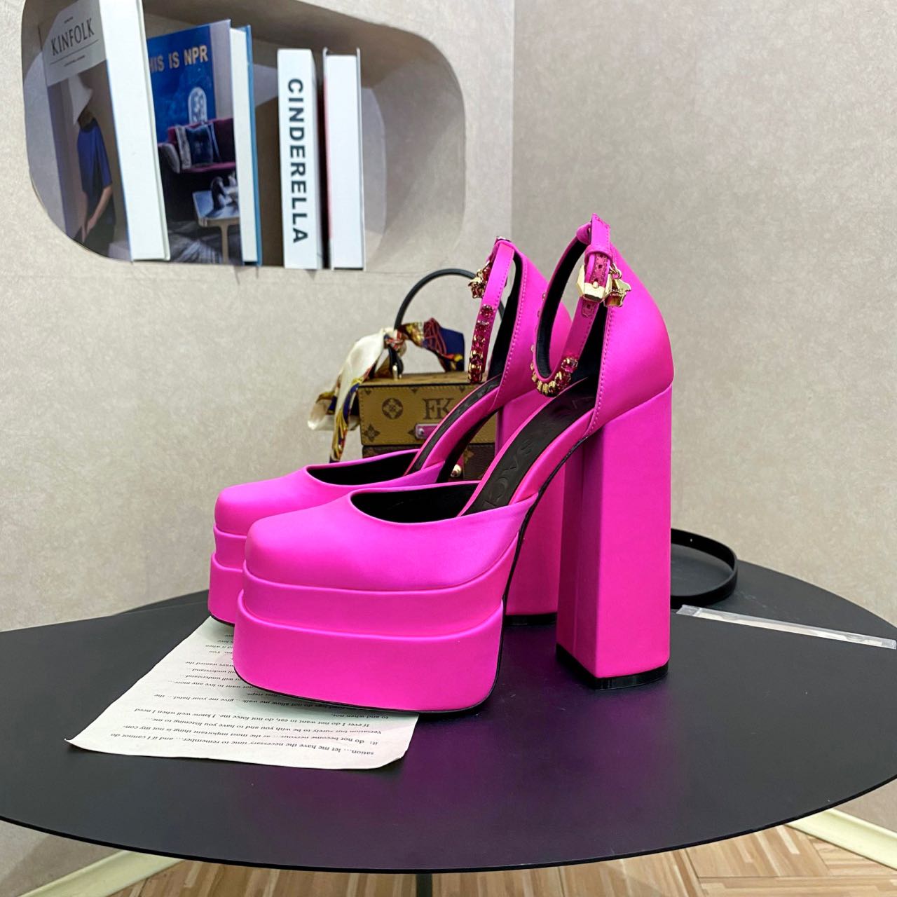 Versace Medusa Aevitsa Platform Pumps(15.5cm) - everydesigner