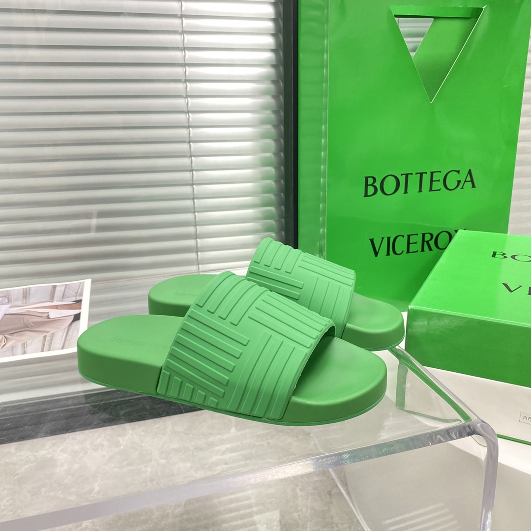 Bottega Veneta Rubber slides - everydesigner