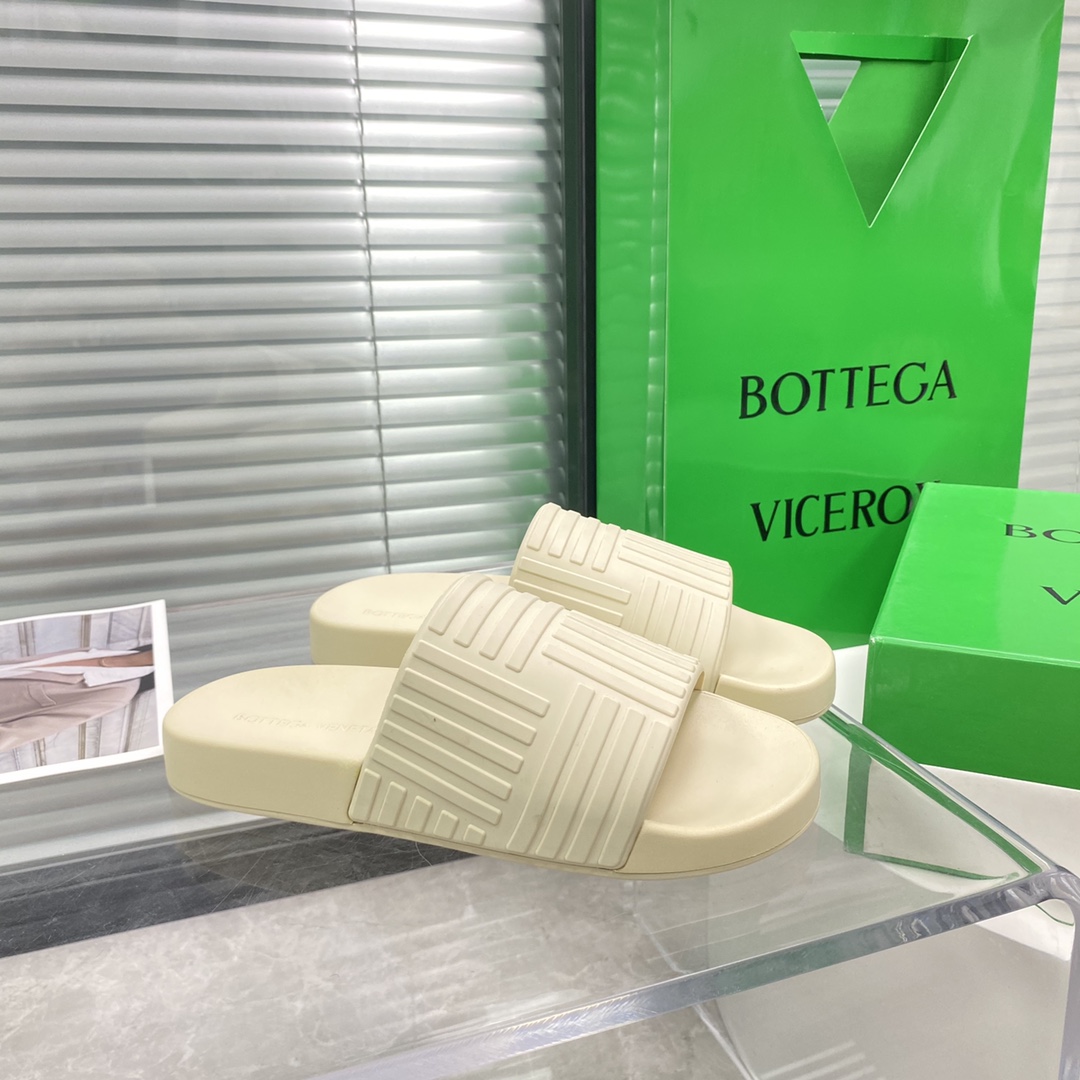 Bottega Veneta Rubber slides - everydesigner