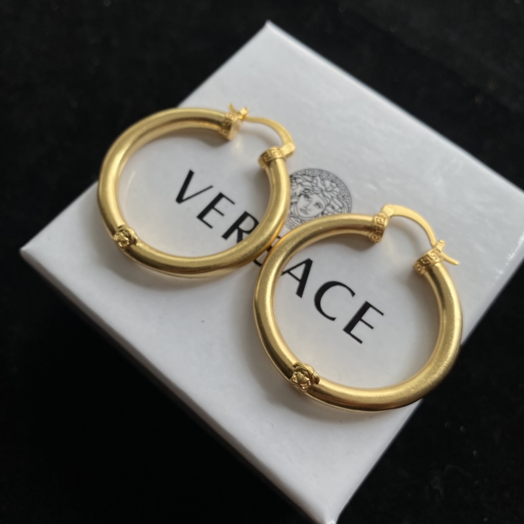 Versace Earrings - everydesigner