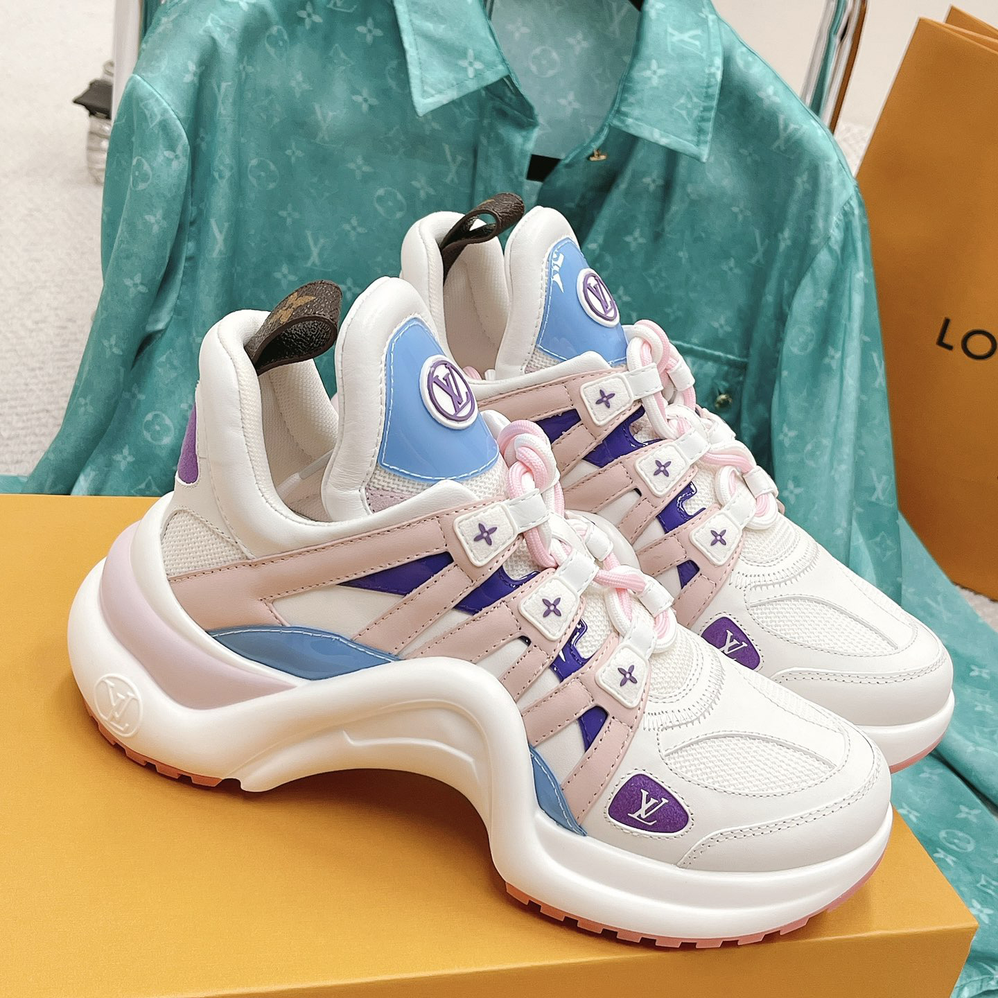 Louis Vuitton LV Archlight Sneaker    - everydesigner