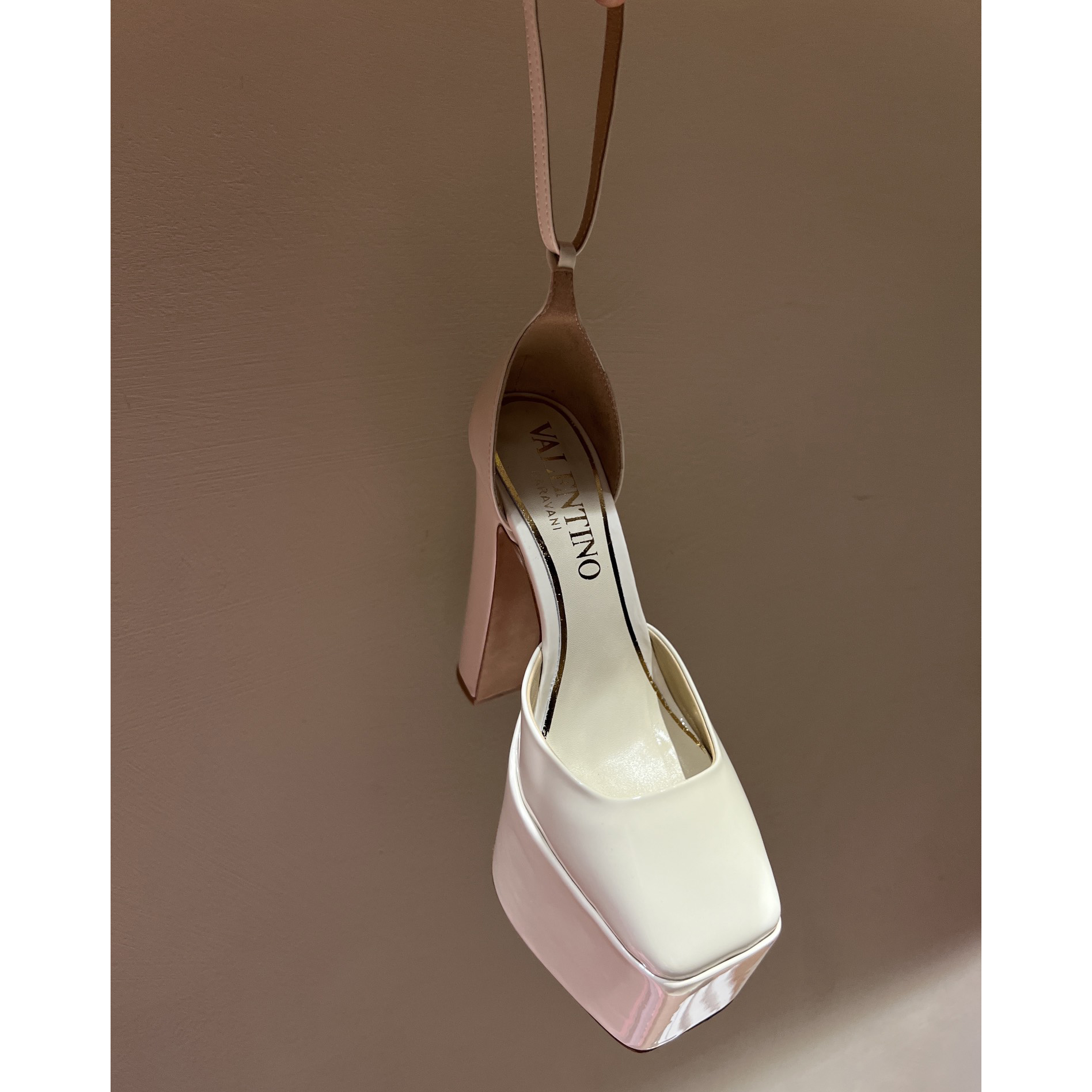 Valenti GARAVANI Garavani Tan-Go Platform Pump In Patent Leather  155 MM - everydesigner