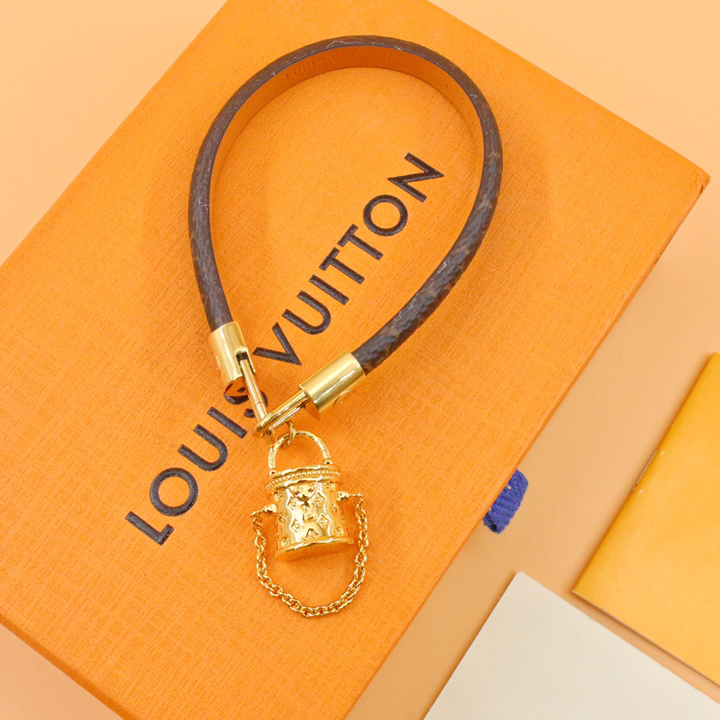 Louis Vuitton LV Cannes Bracelet     M8048E - everydesigner