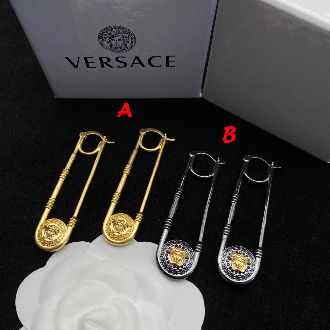 Versace Medusa Earrings - everydesigner