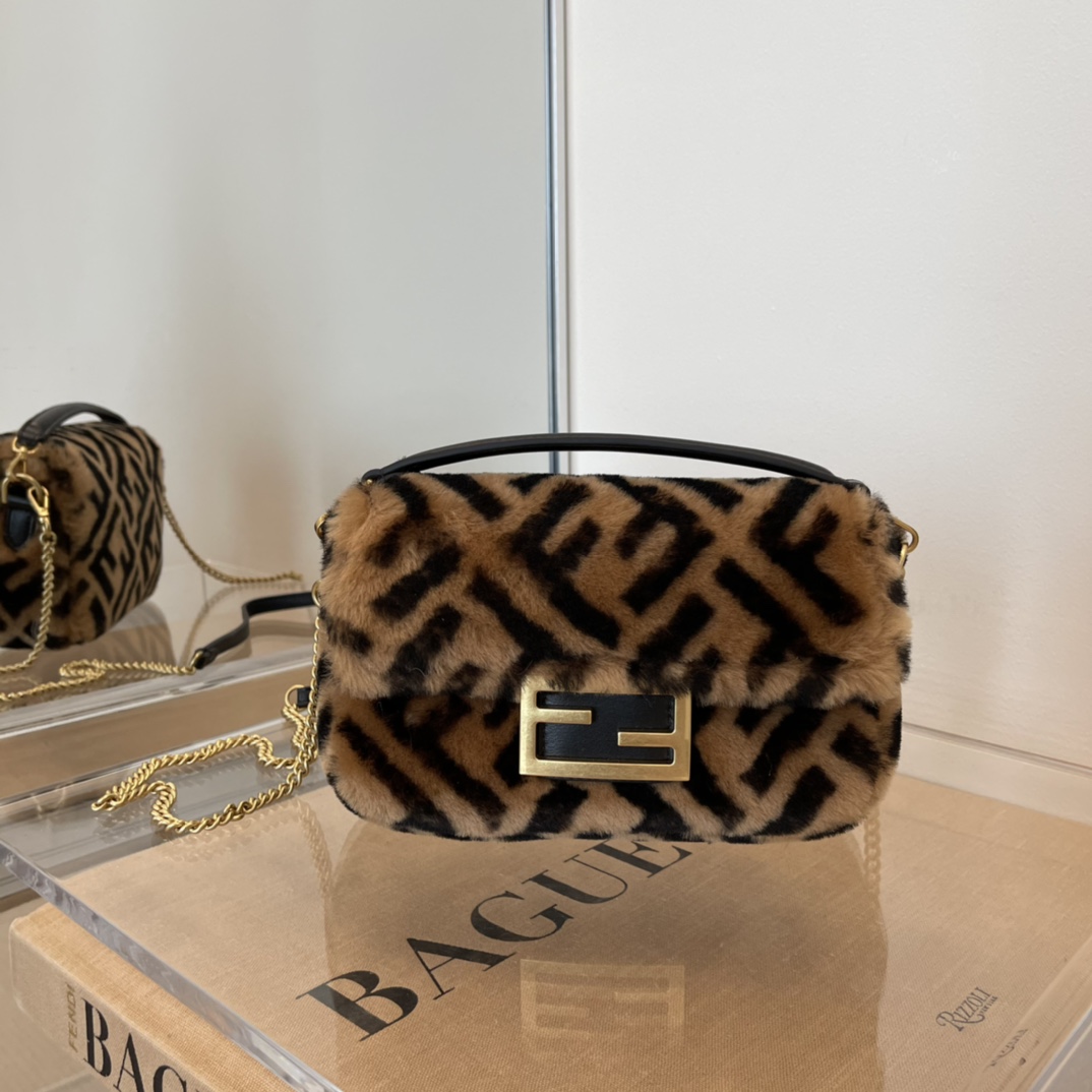 Fendi Baguette Brown Sheepskin Bag - everydesigner