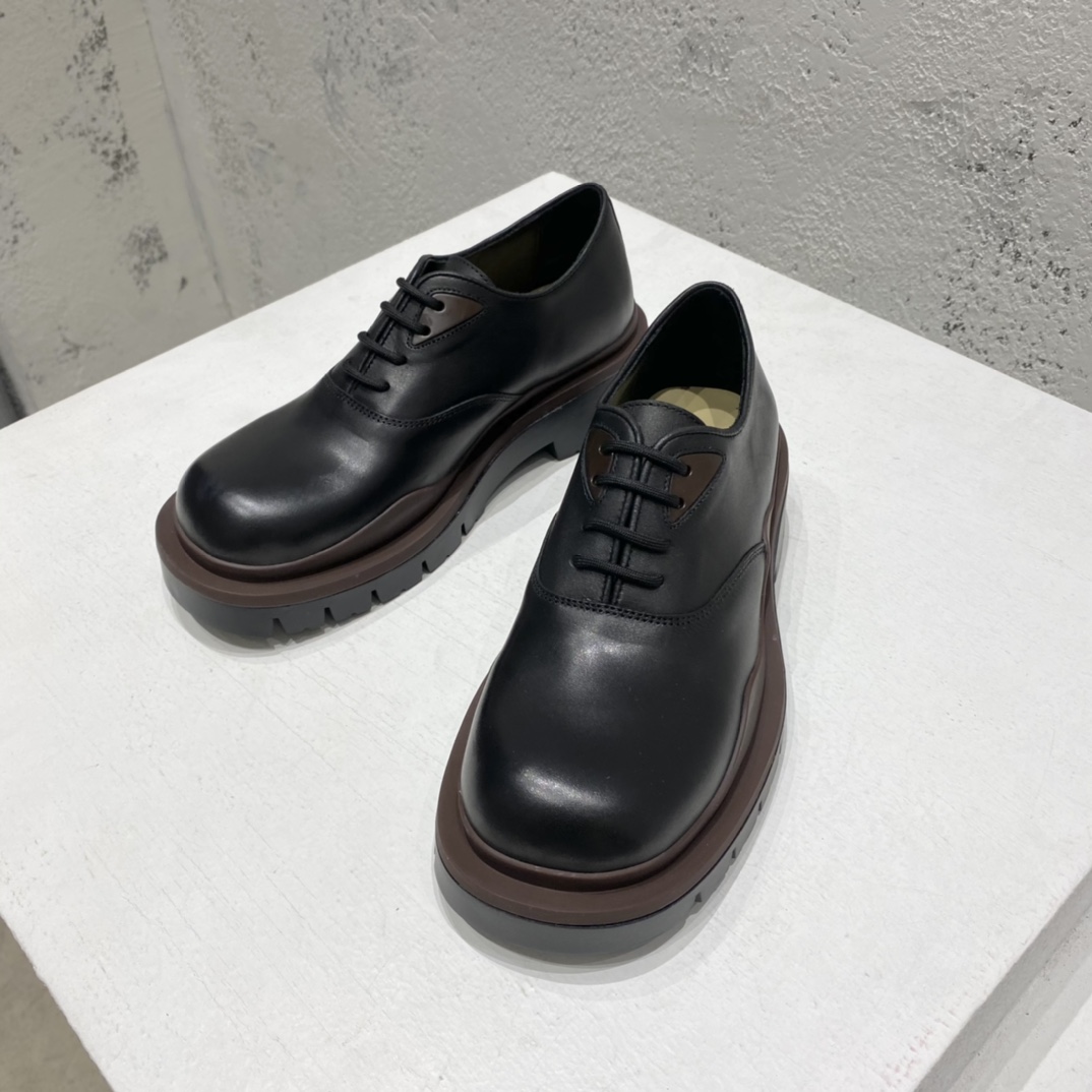 Bottega Veneta Vegetally-Tanned Leather Lace-Up Shoes - everydesigner