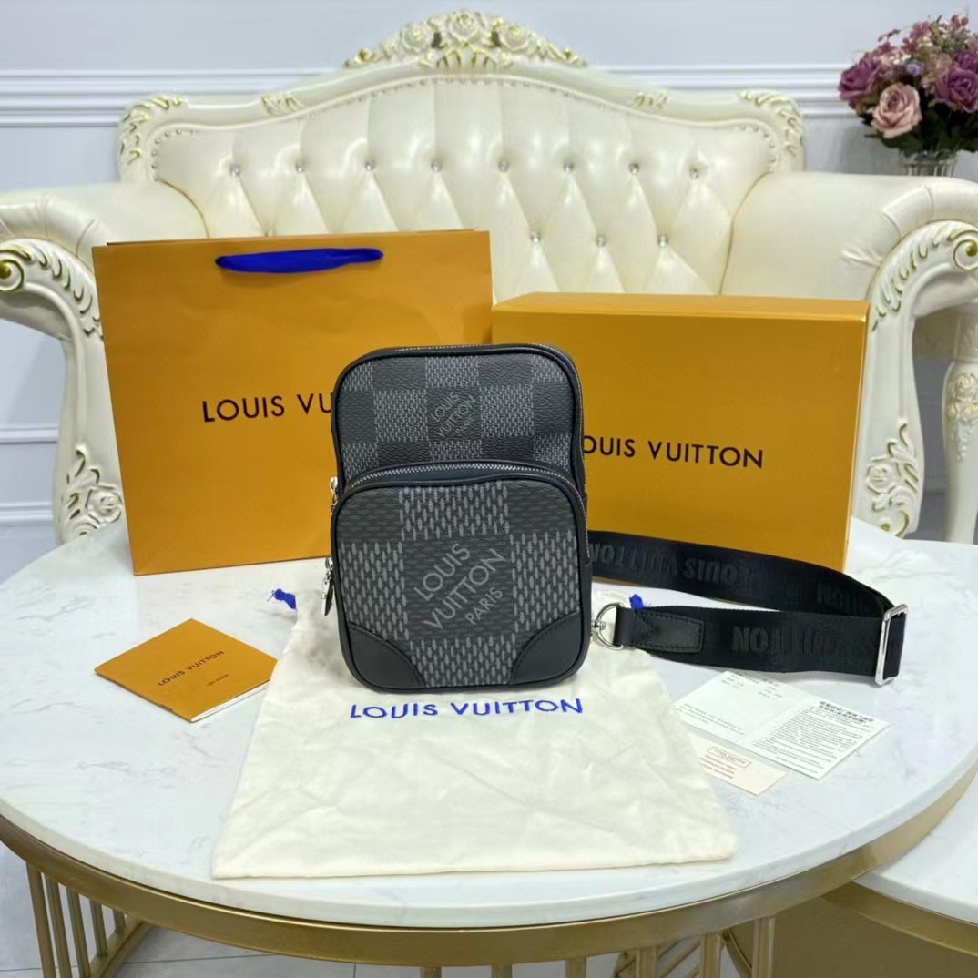 Louis Vuitton Amazone Sling Bag(17-21-6cm) - everydesigner