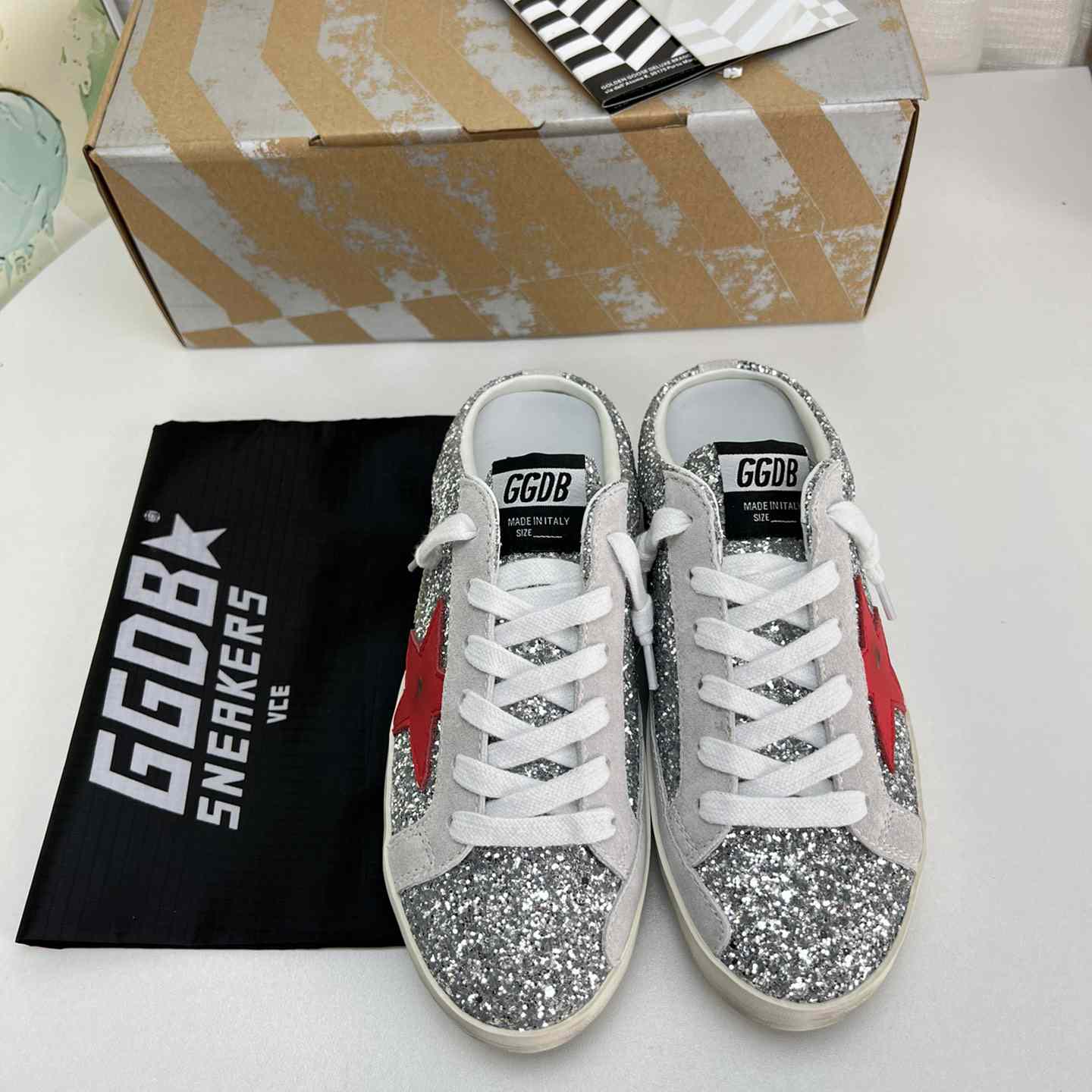 Golden Goose Super-Star Sabots In Silver Glitter With Red Leather Star - everydesigner