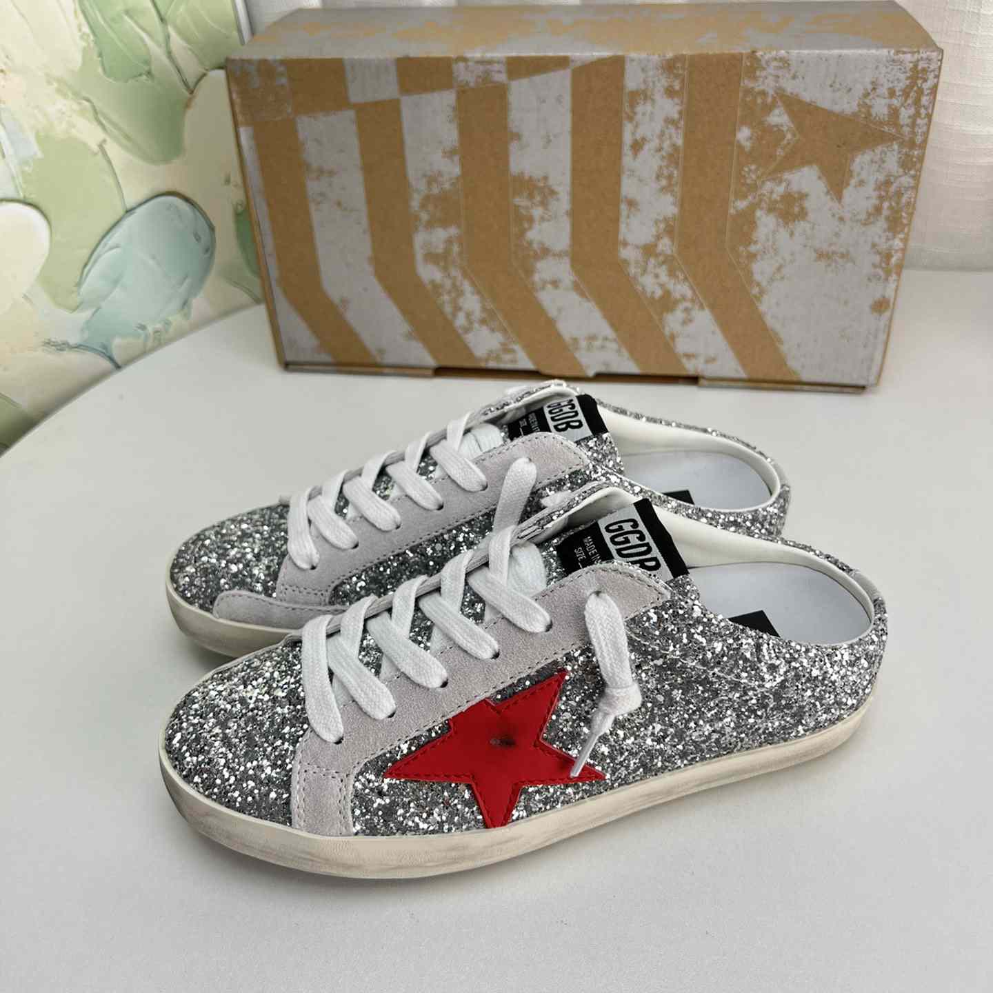 Golden Goose Super-Star Sabots In Silver Glitter With Red Leather Star - everydesigner