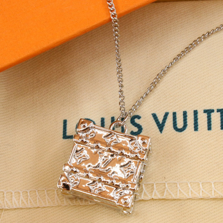 Louis Vuitton Trunk Locket Pendant      M00527 - everydesigner