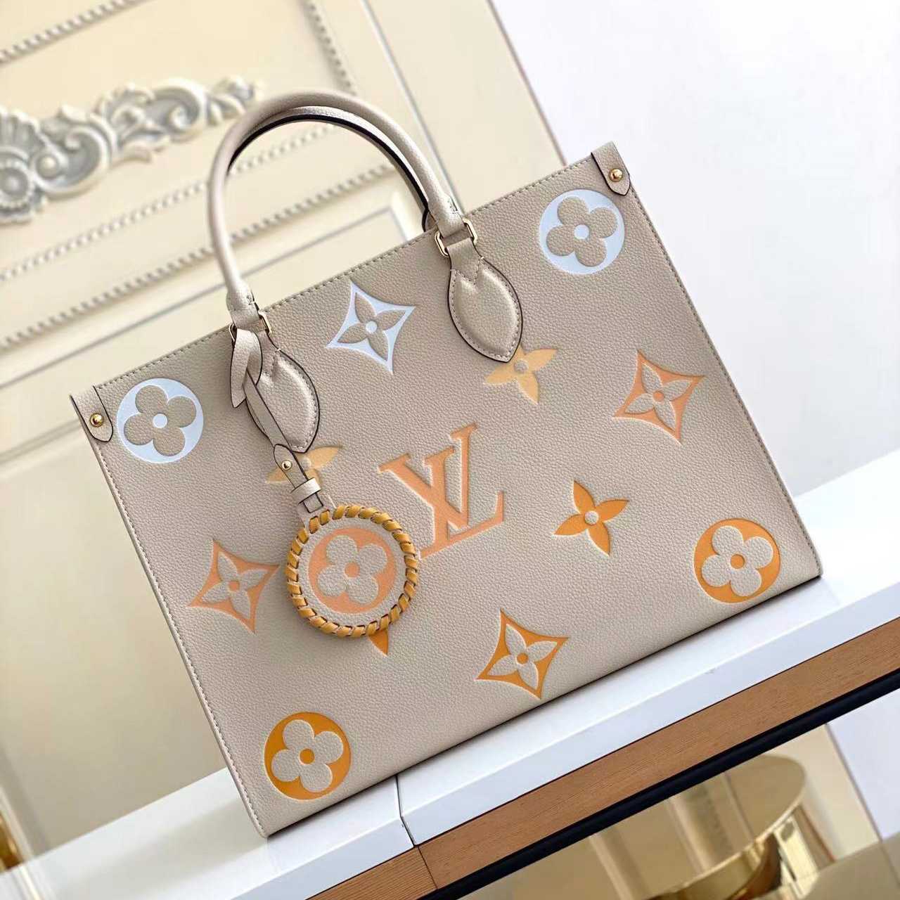 Louis Vuitton OnTheGo MM Tote Bag(35-27-14CM) - everydesigner