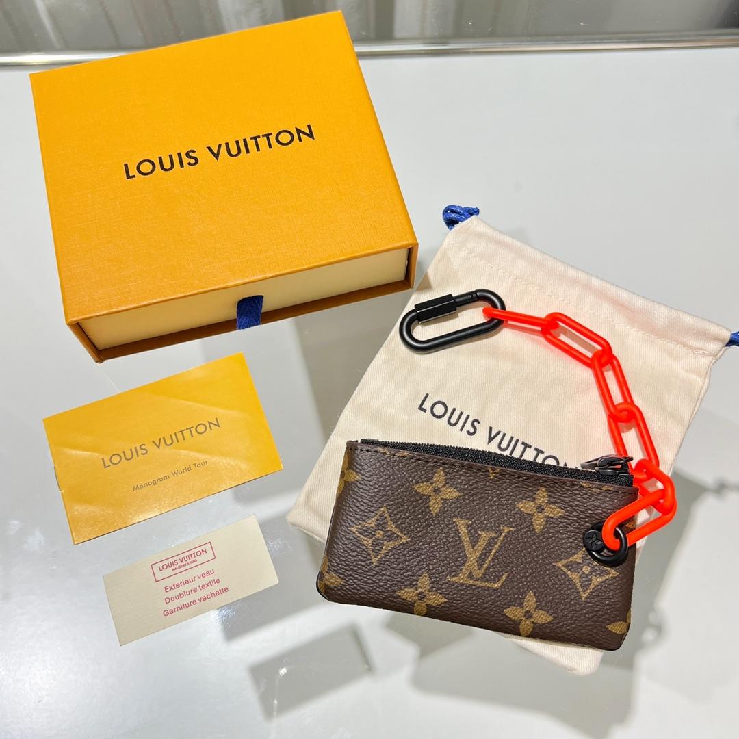 Louis Vuitton Key Pouch - everydesigner