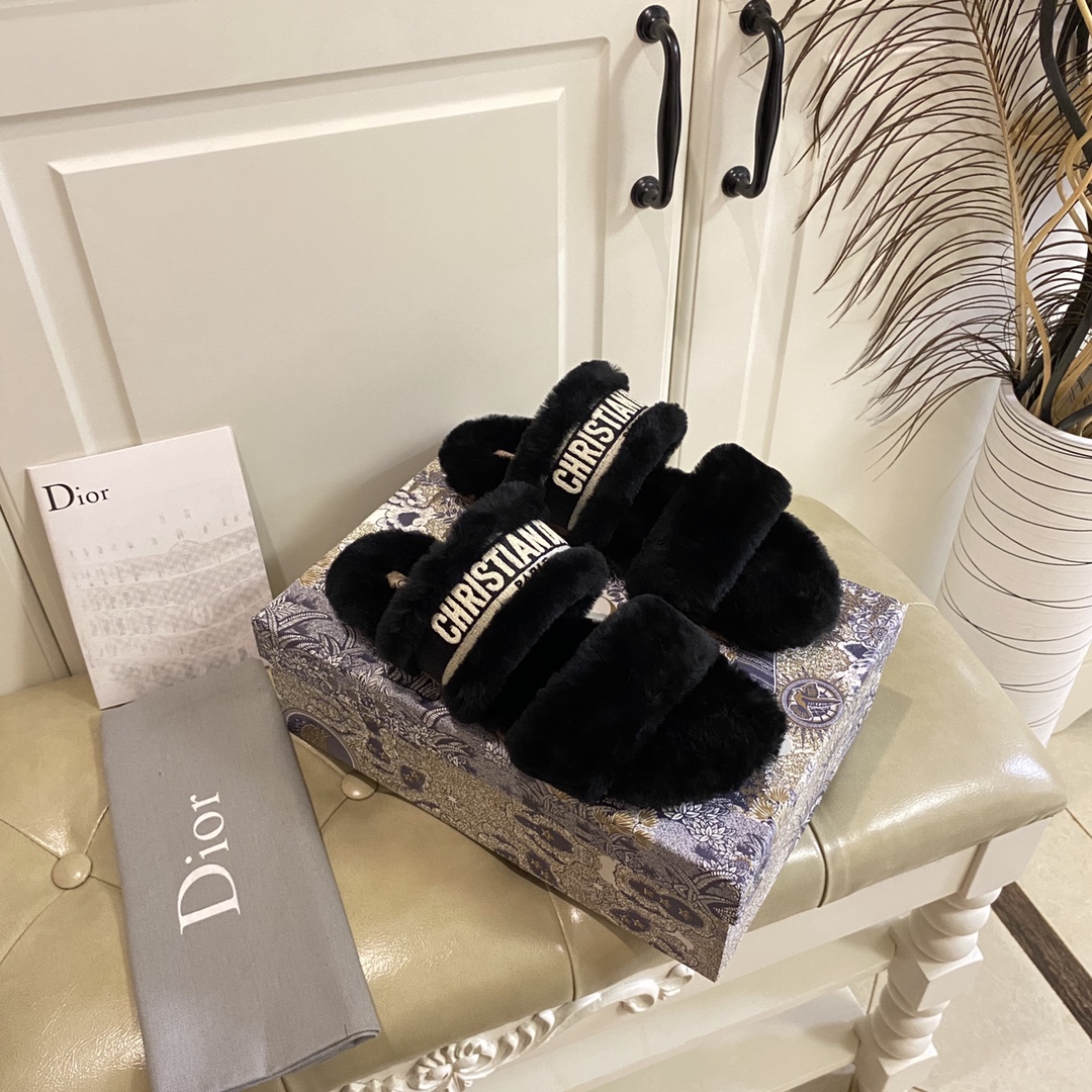 Dior Chez Moi Slide - everydesigner