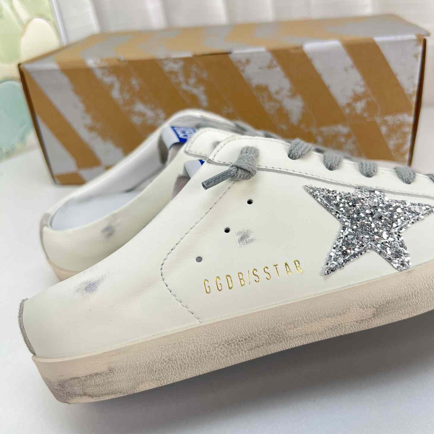 Golden Goose Super-Star Sabots In White Leather And Gray Suede With Silver Glitter Star - everydesigner