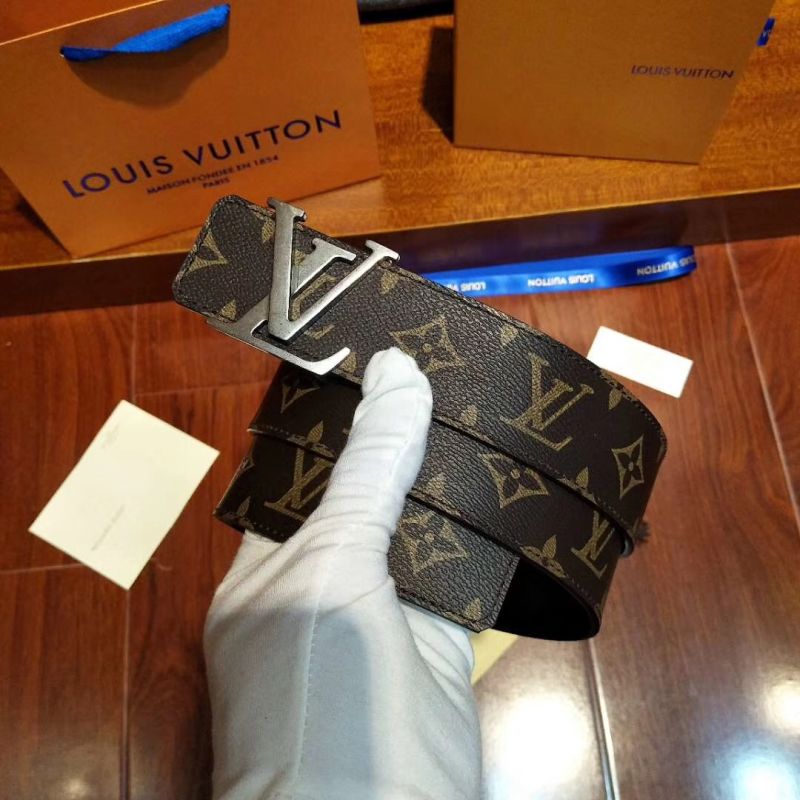 Louis Vuitton LV Initiales 40MM Reversible      M9821U - everydesigner