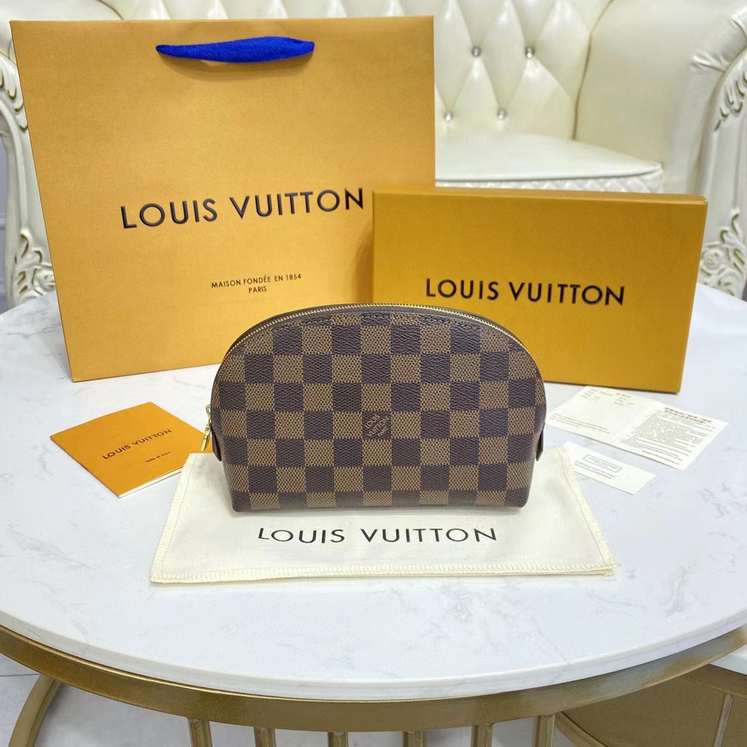 Louis Vuitton Cosmetic Pouch (17-11.5-6cm)   N47516 - everydesigner