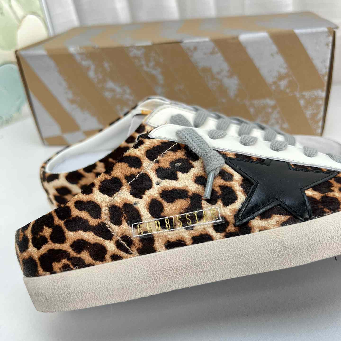 Golden Goose Super-Star Sabots In Leopard-Print Pony Skin With Black Leather Star And Ice-Gray Suede Tongue - everydesigner