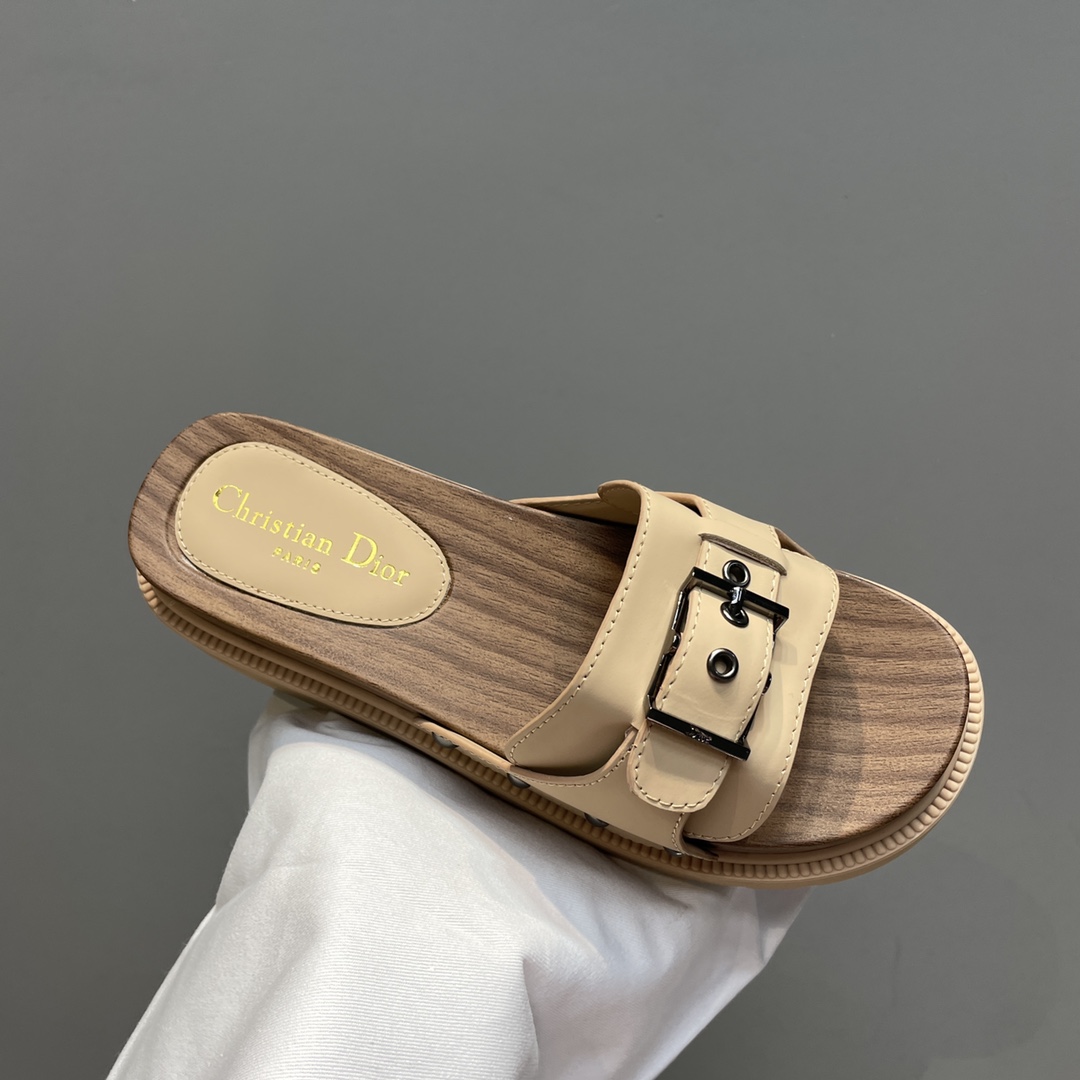 Dior Diorquake Strap Slide - everydesigner